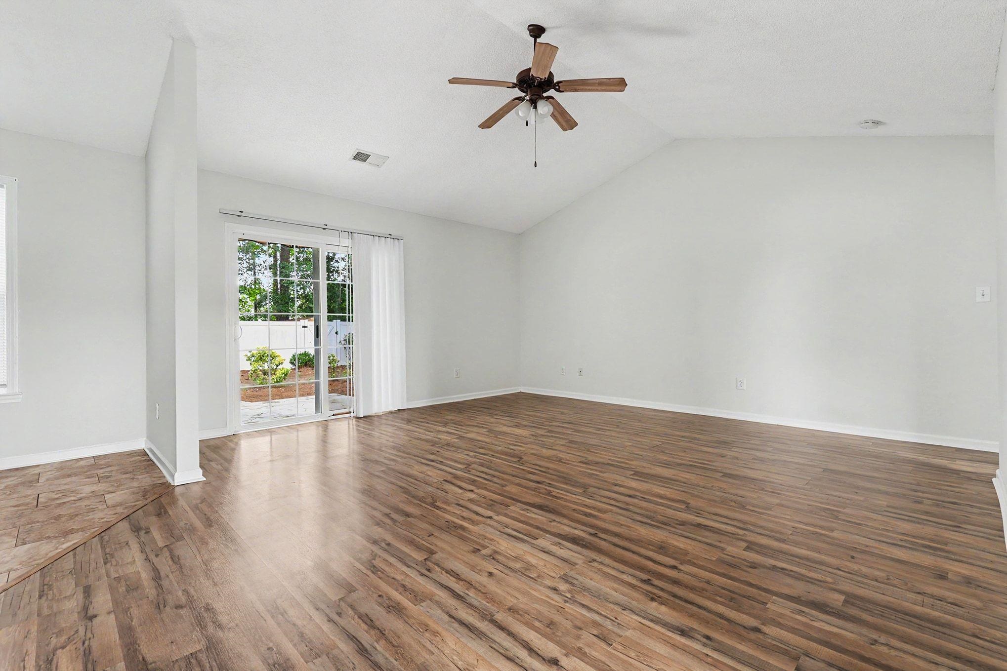 306 Andorra St. Property Photo 4