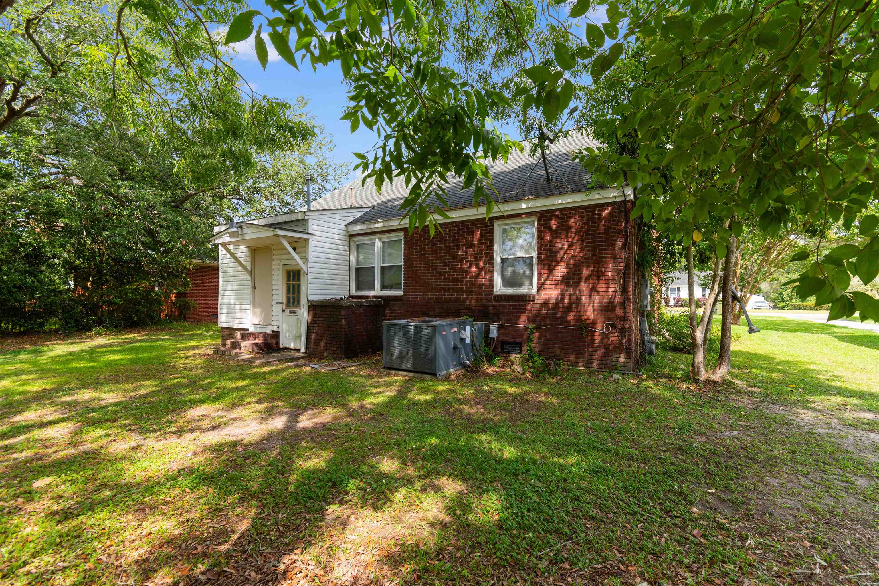 404 S Cedar Ave. Property Photo 33