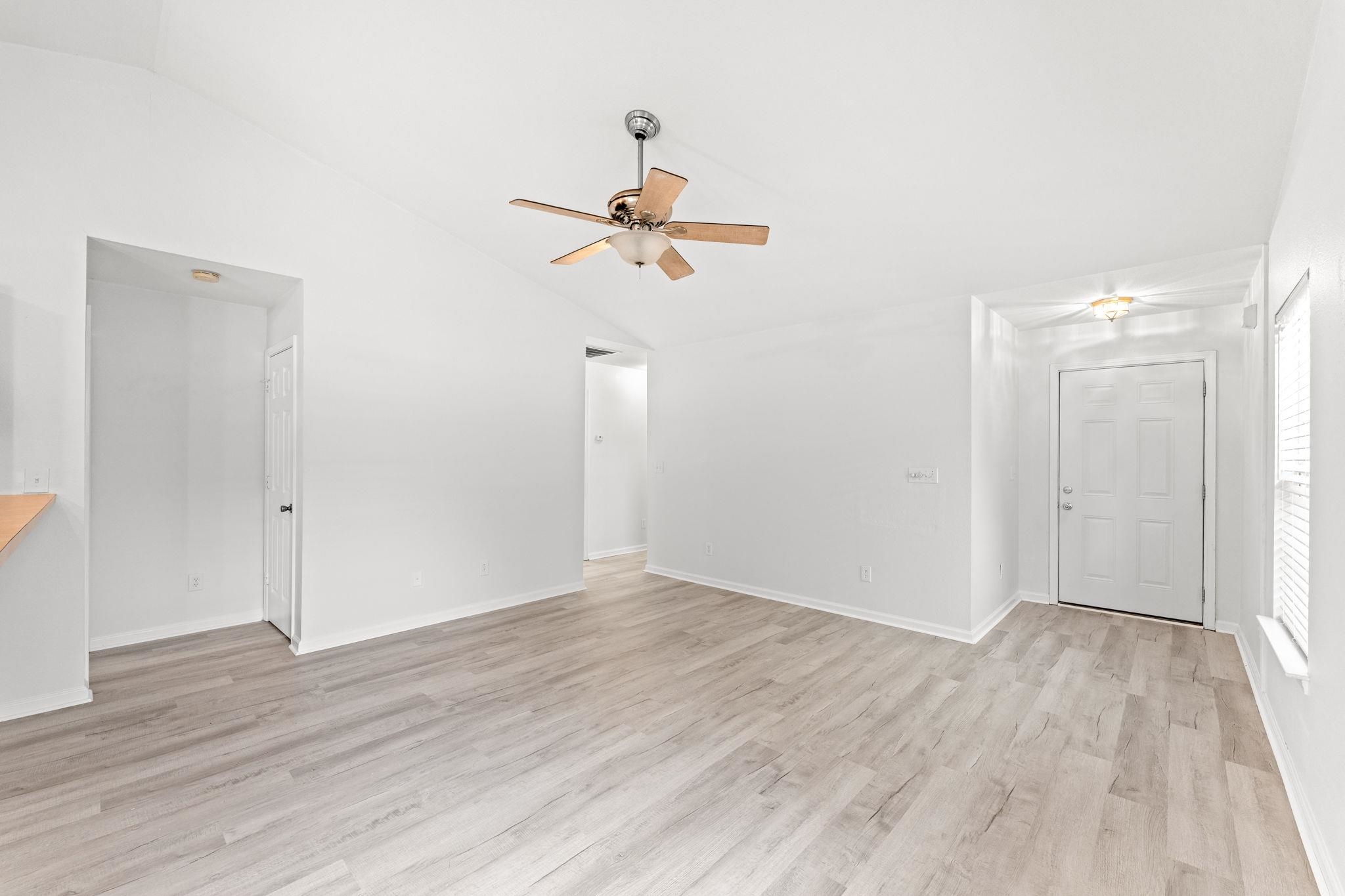 1117 Stoney Falls Blvd. Property Photo 6