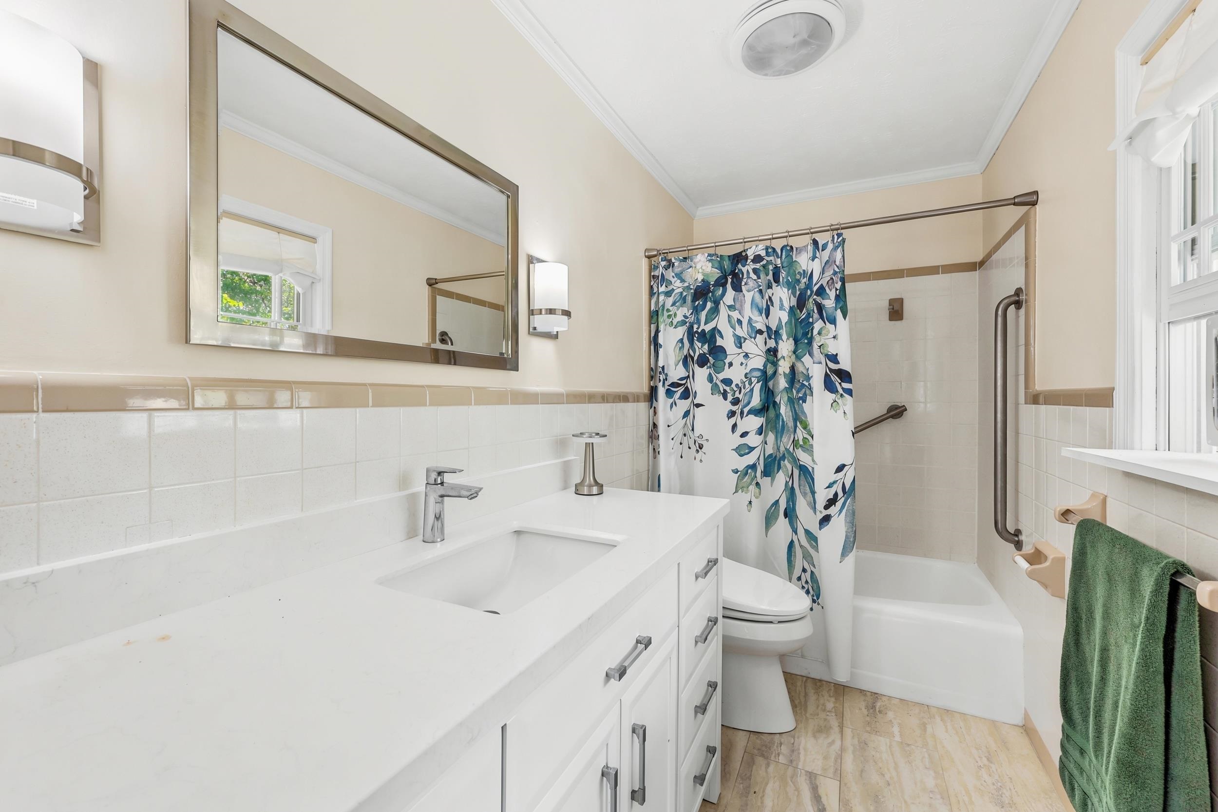 241 Center Dr. Property Photo 11