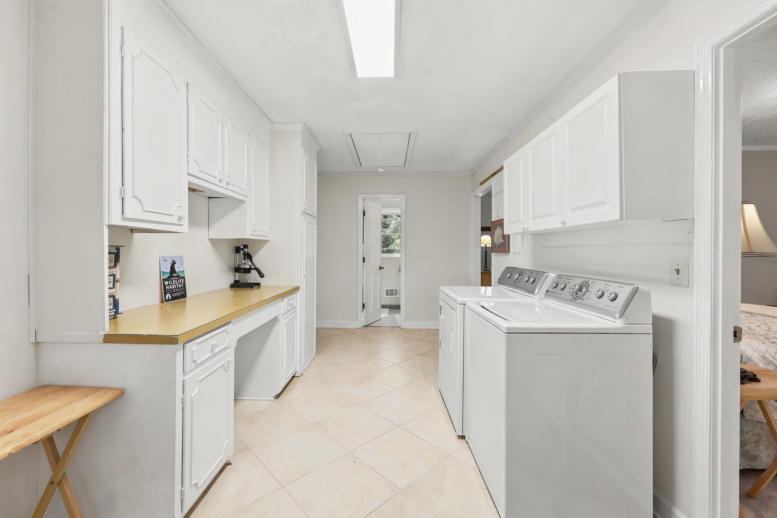 241 Center Dr. Property Photo 16
