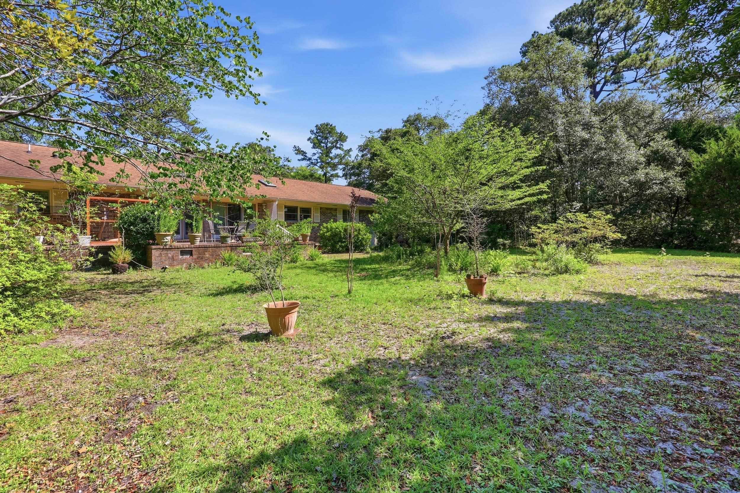241 Center Dr. Property Photo 22