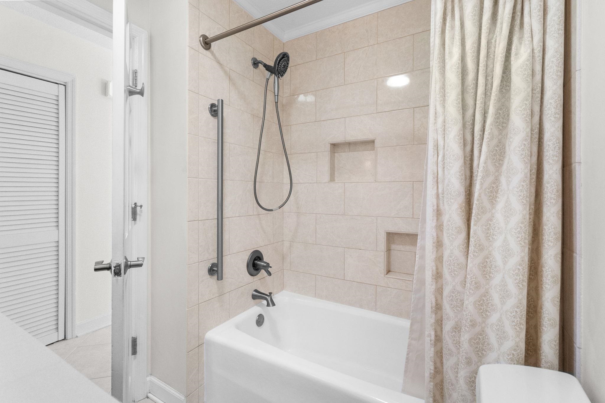 241 Center Dr. Property Photo 25