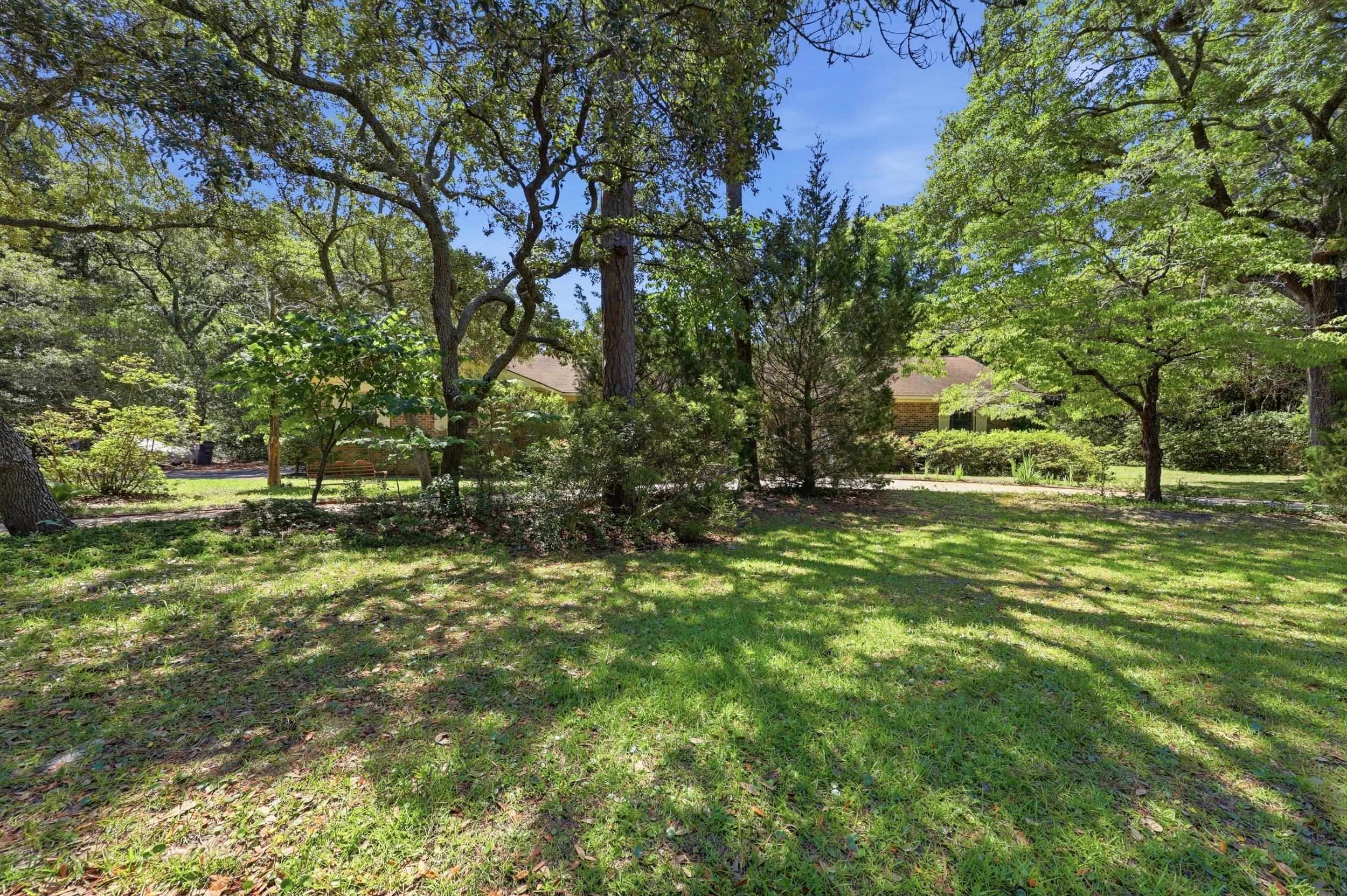 241 Center Dr. Property Photo 29