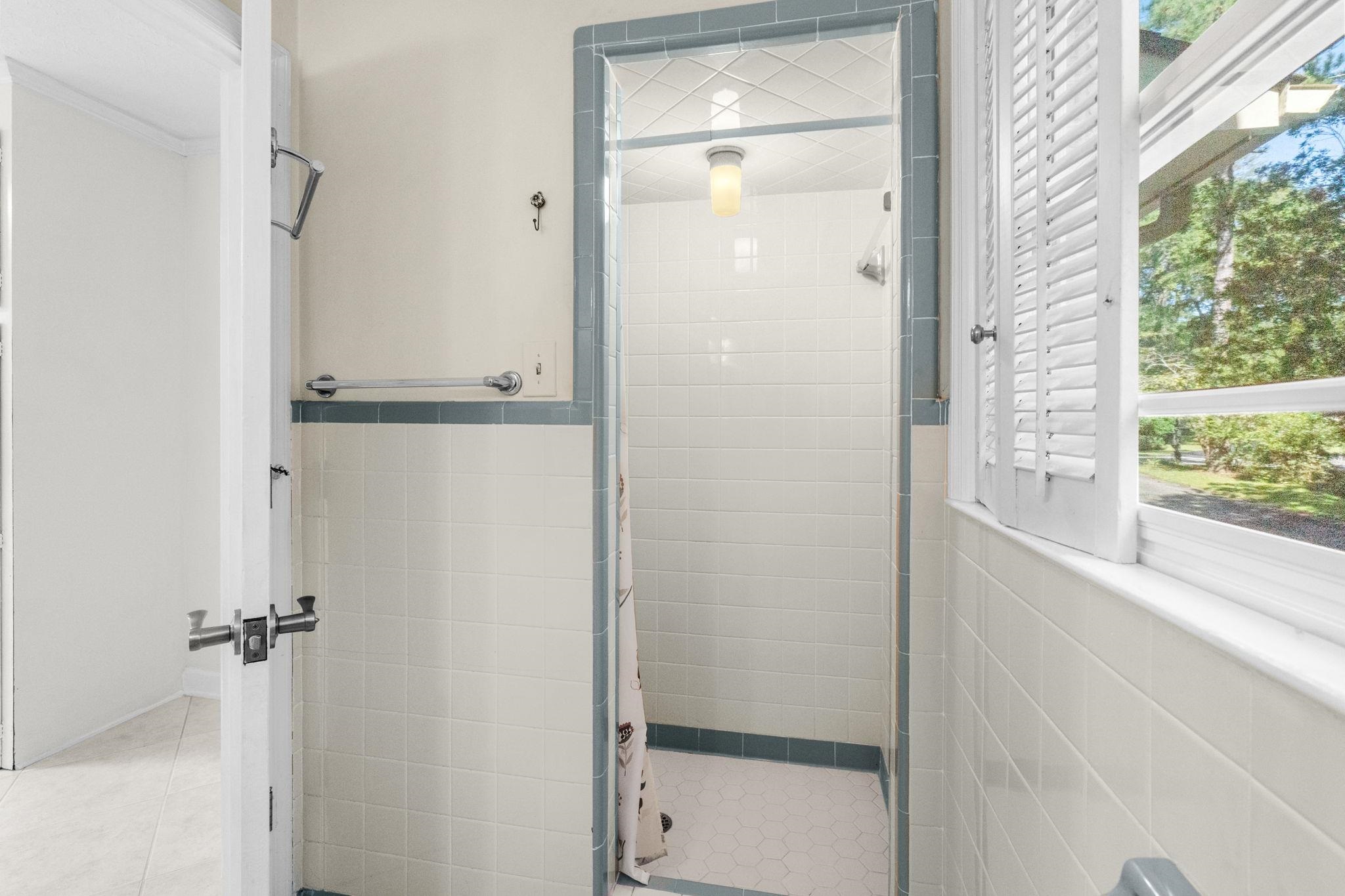 241 Center Dr. Property Photo 29