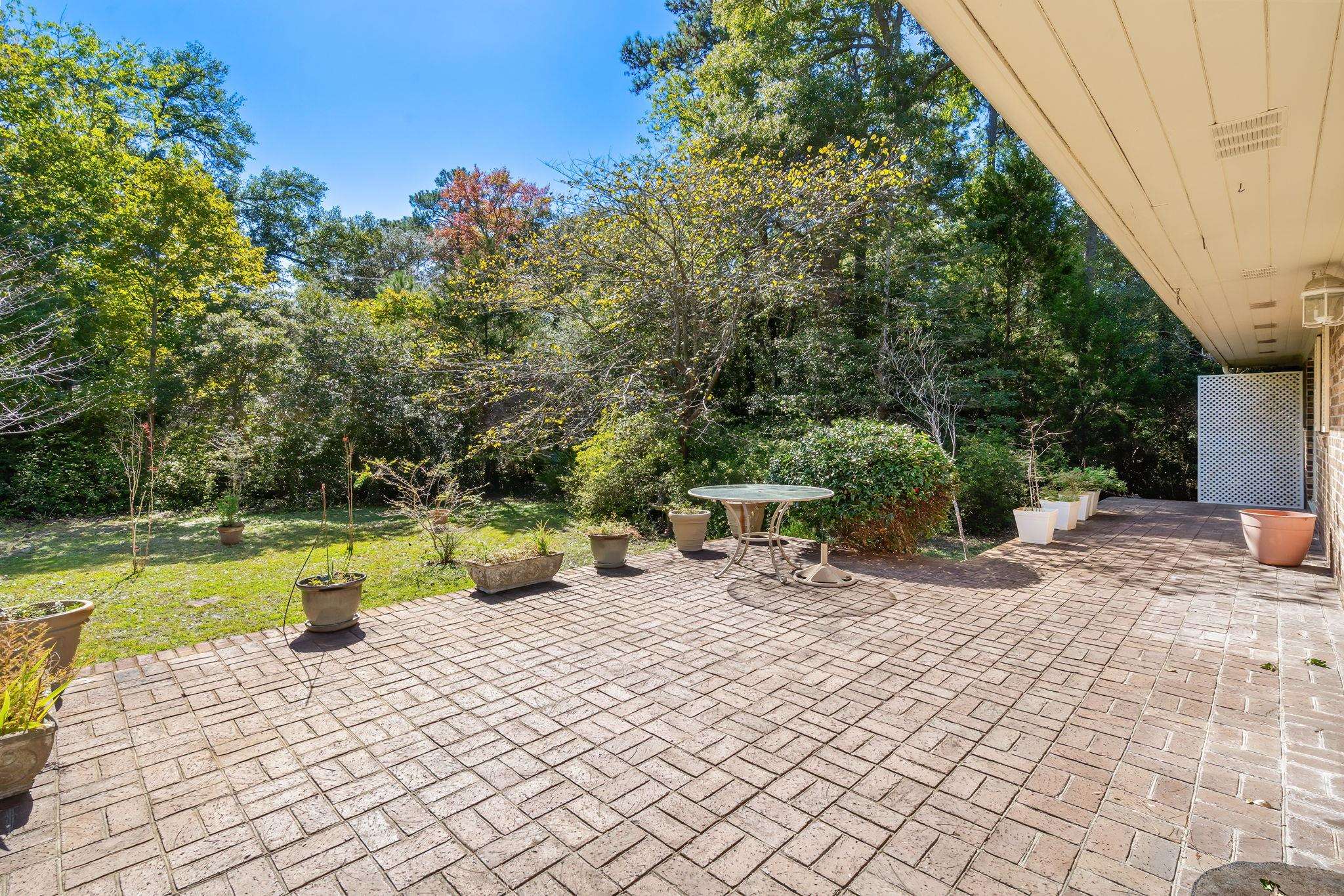 241 Center Dr. Property Photo 33