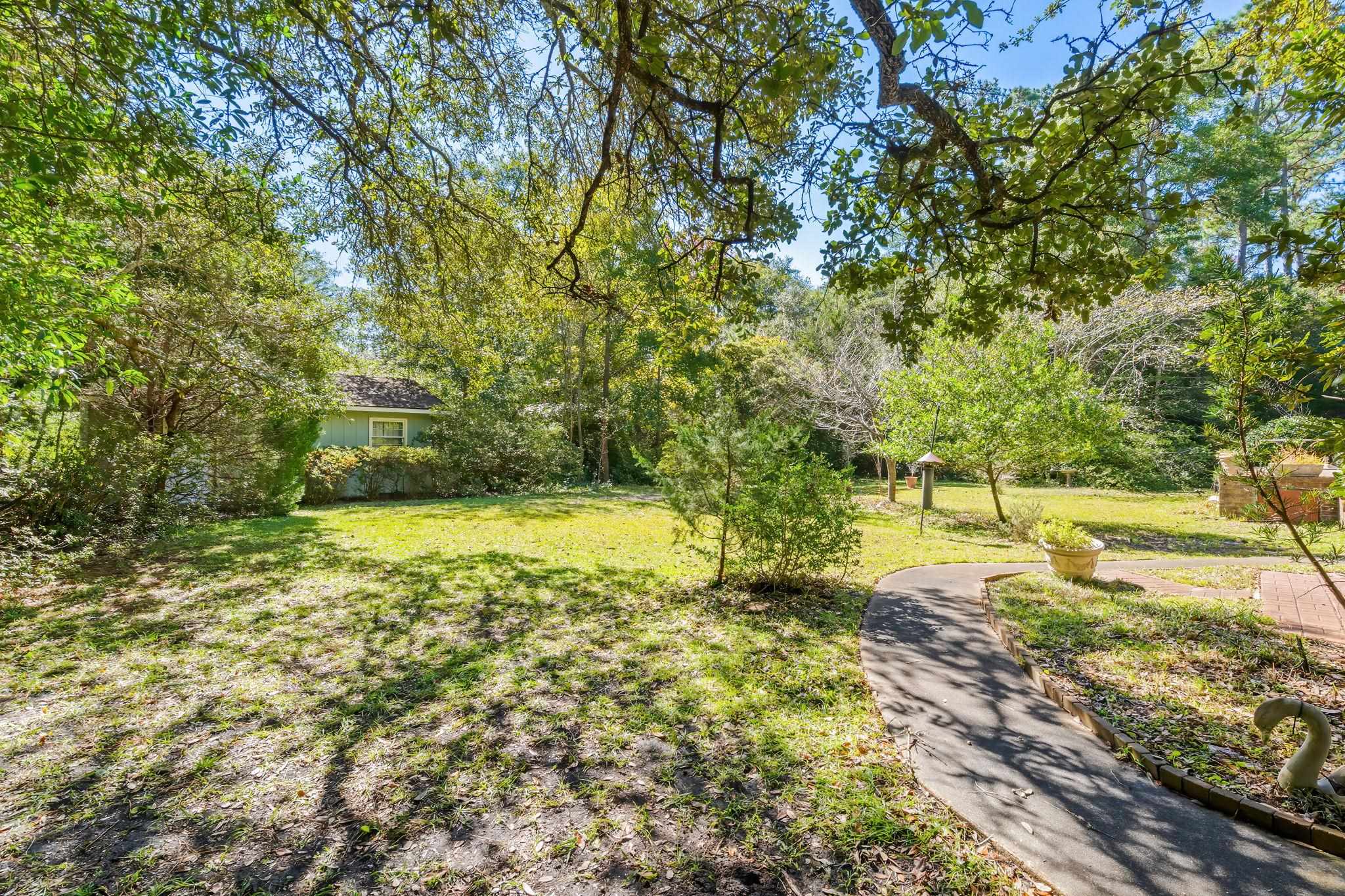 241 Center Dr. Property Photo 36