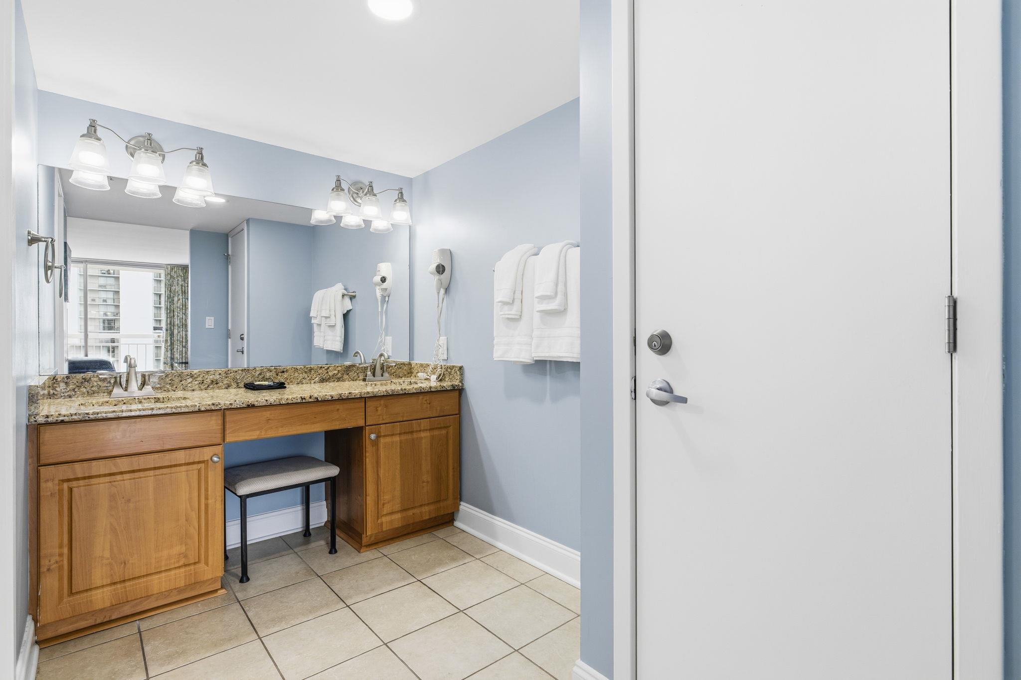 9820 Queensway Blvd. Property Photo 14