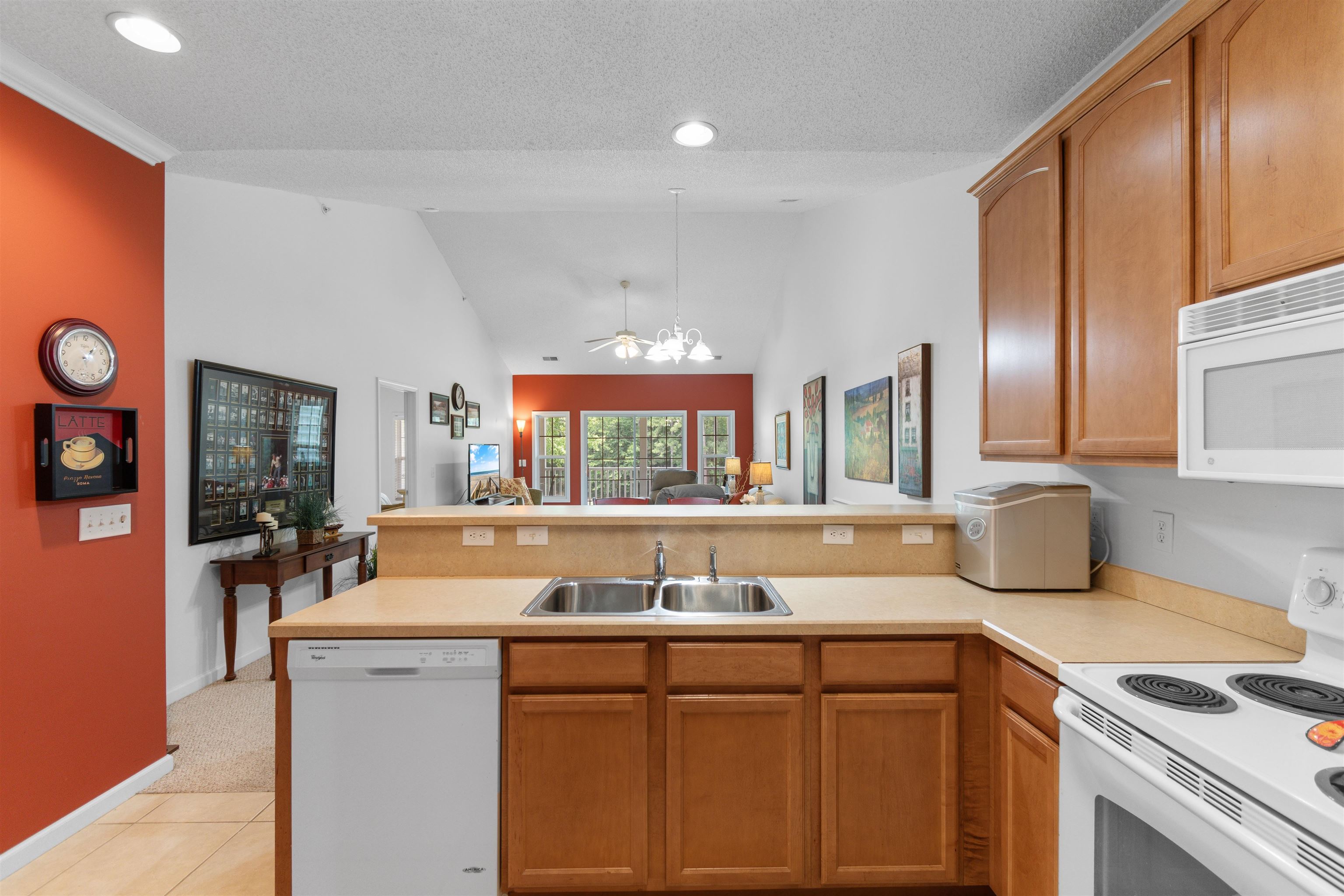 5846 Longwood Dr. Property Photo 4