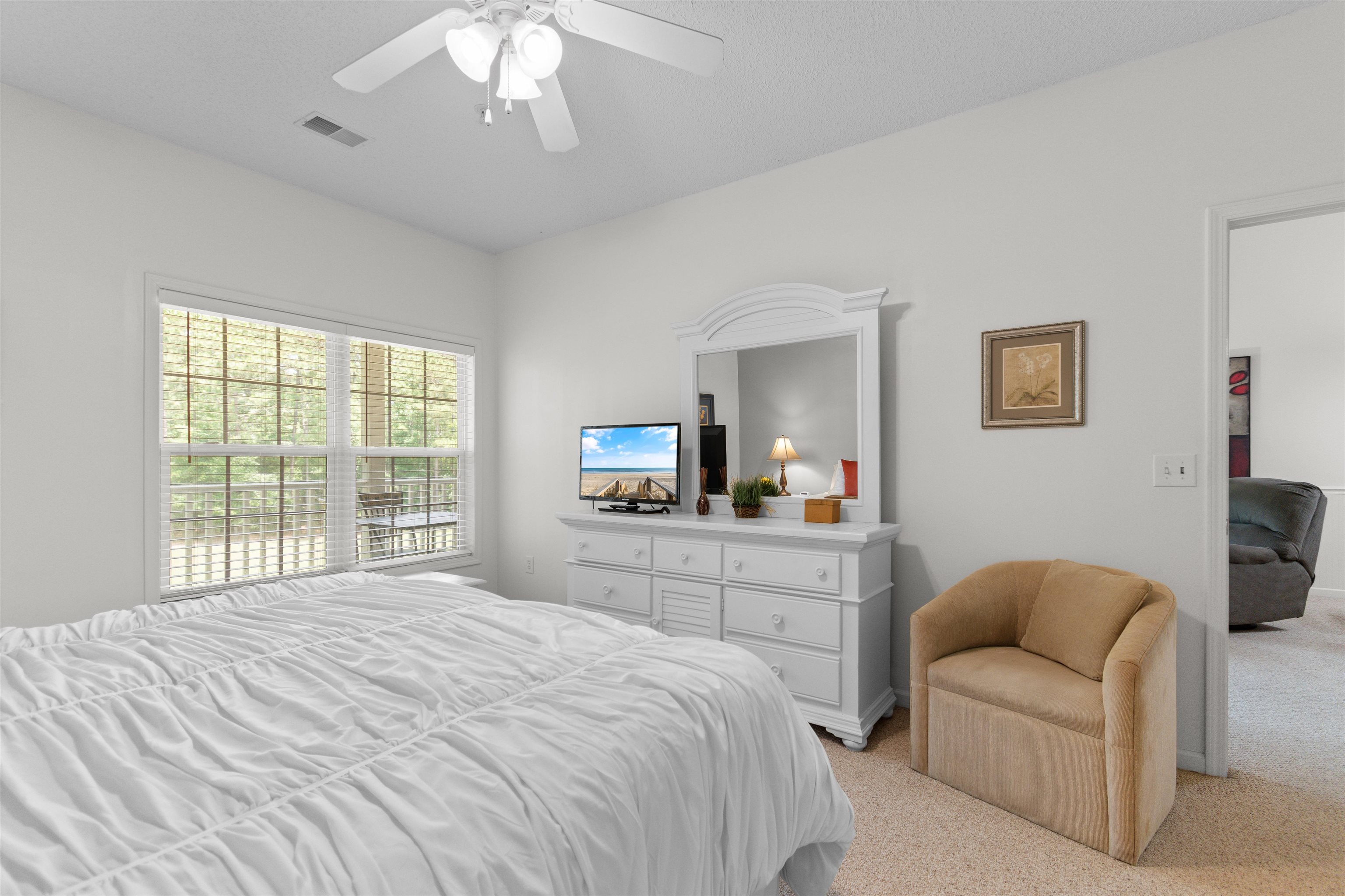 5846 Longwood Dr. Property Photo 15