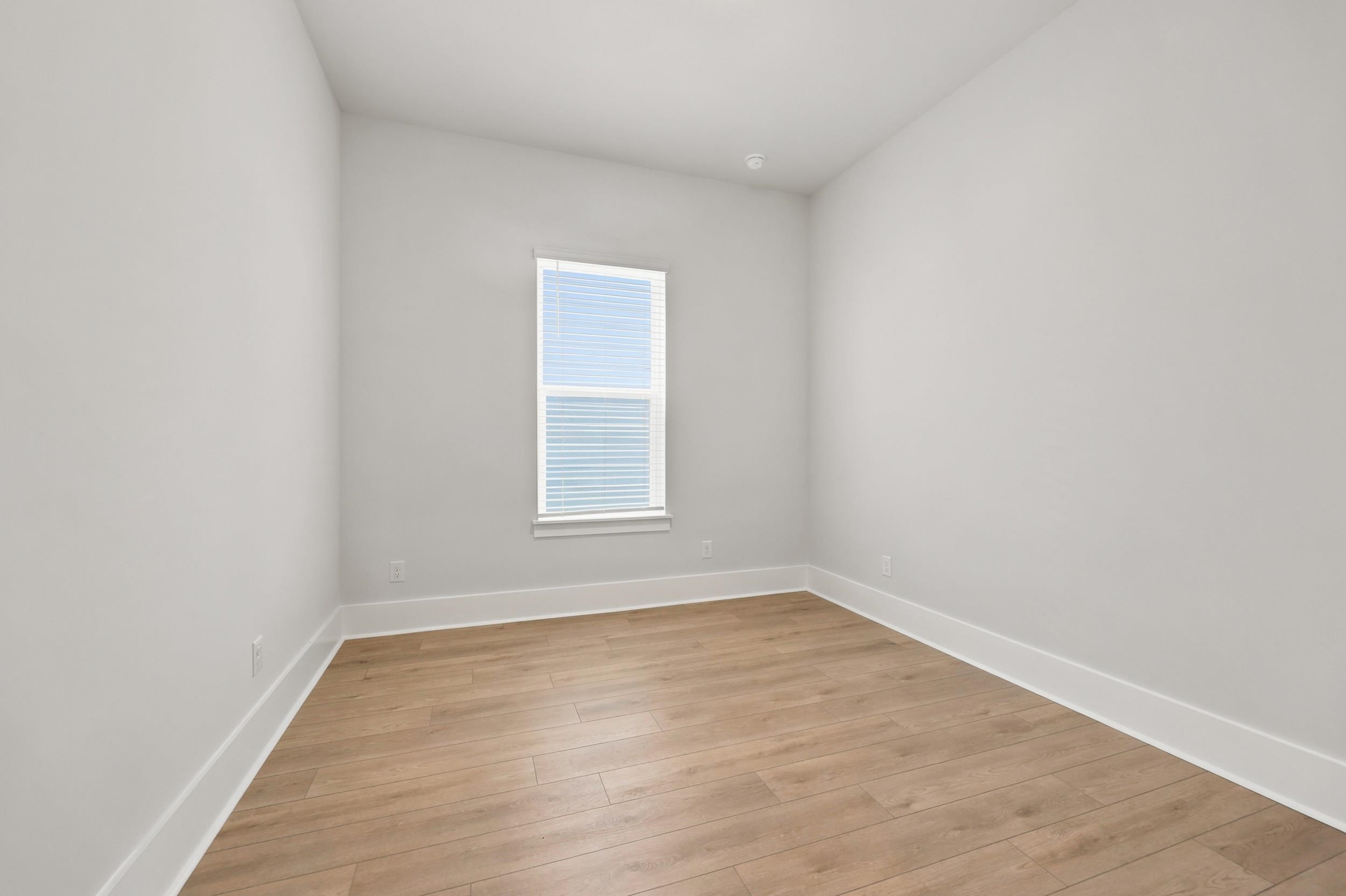 992 Triton Ave. Property Photo 14