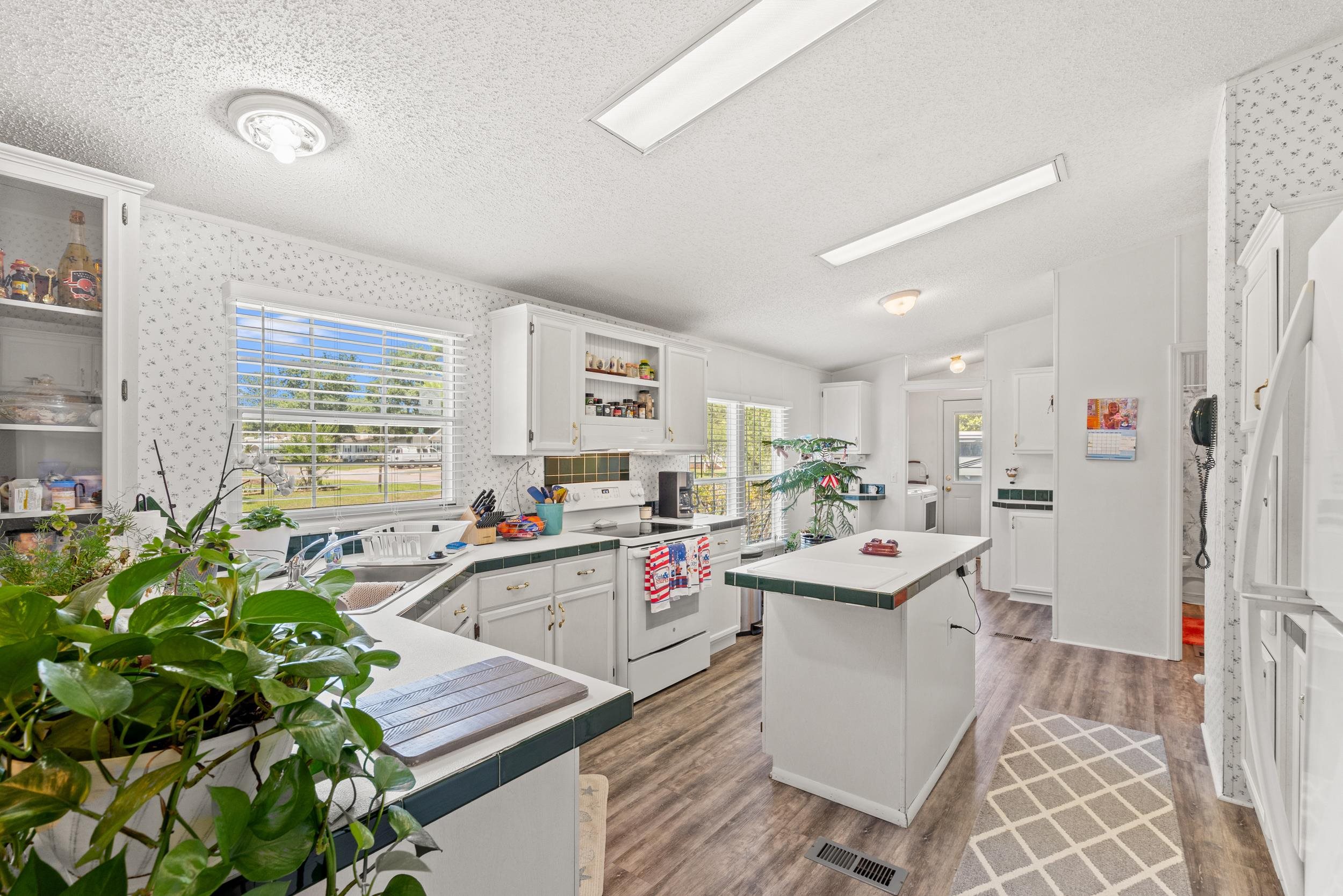 527 Grapevine St. Property Photo 9
