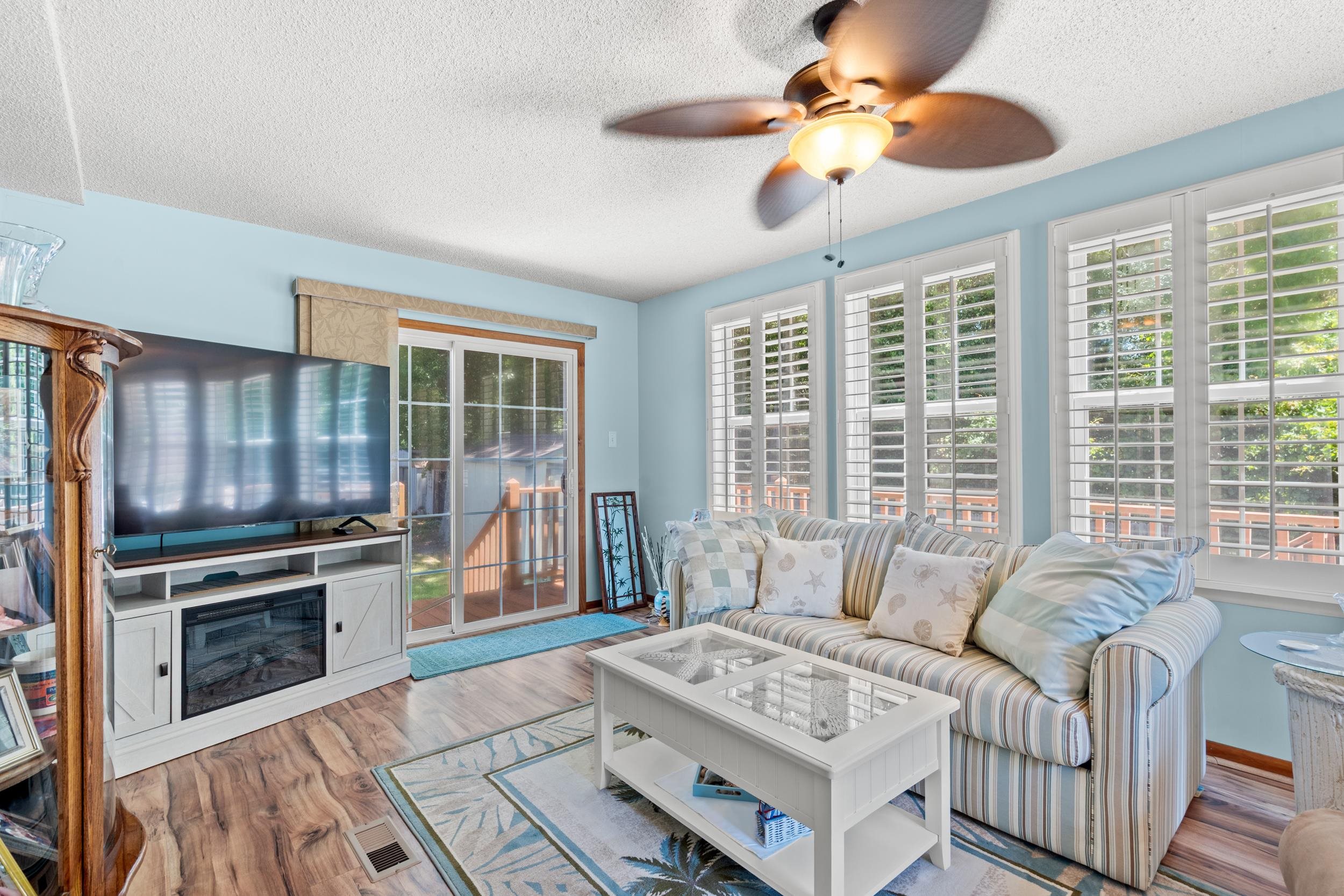 527 Grapevine St. Property Photo 15