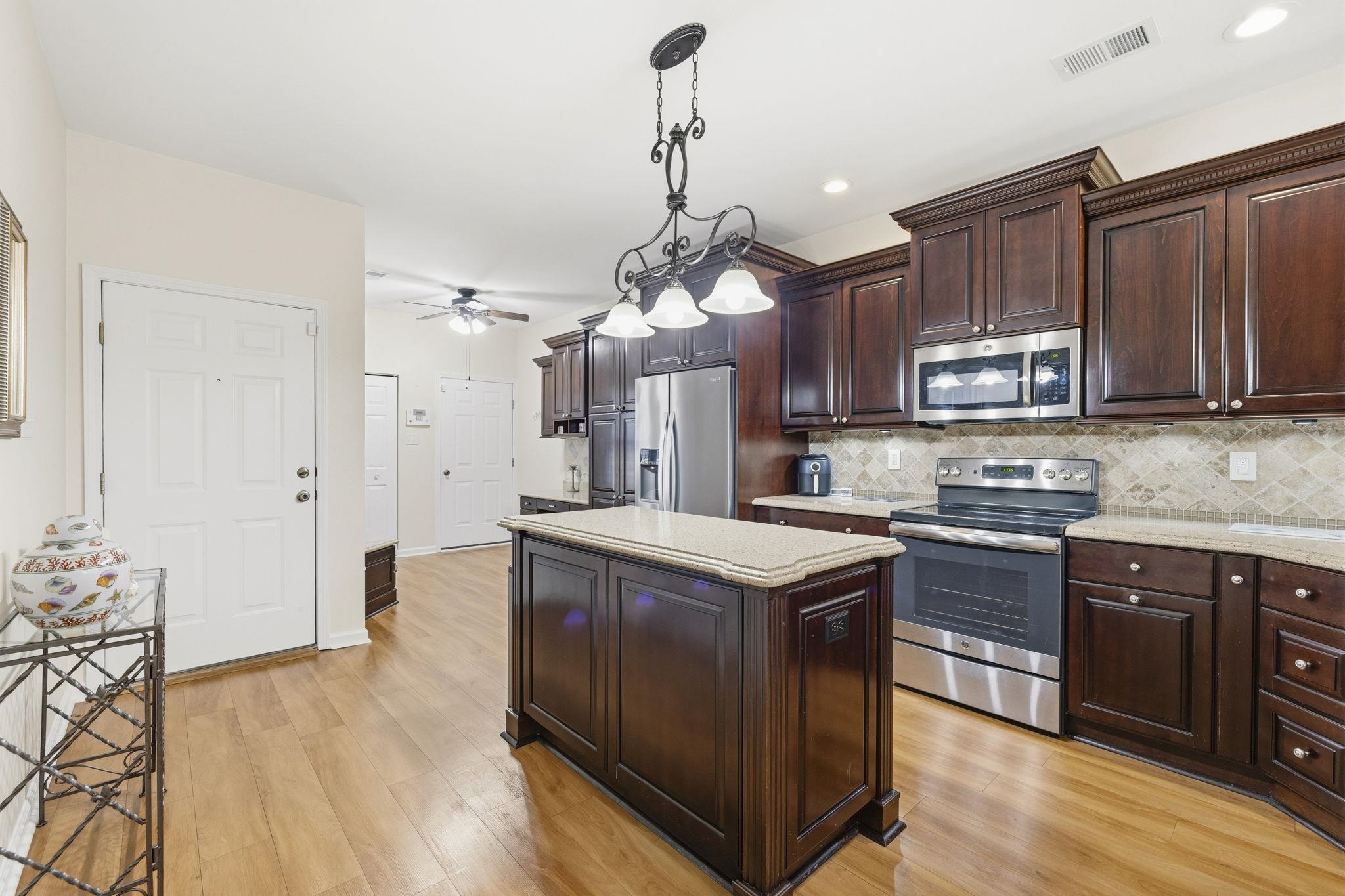 744 Pinehurst Ln. Property Photo 12