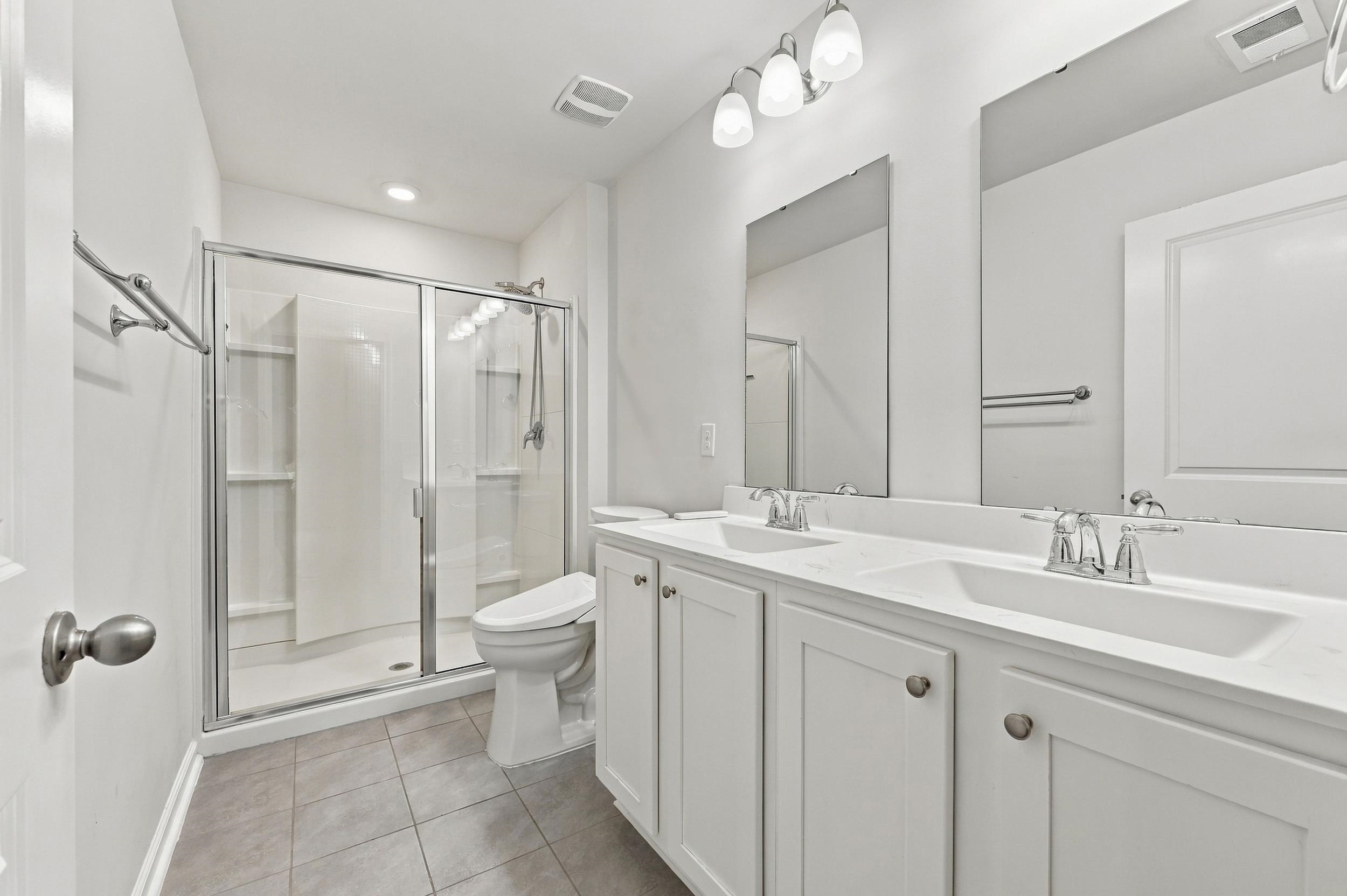 323 Logan St. Property Photo 11