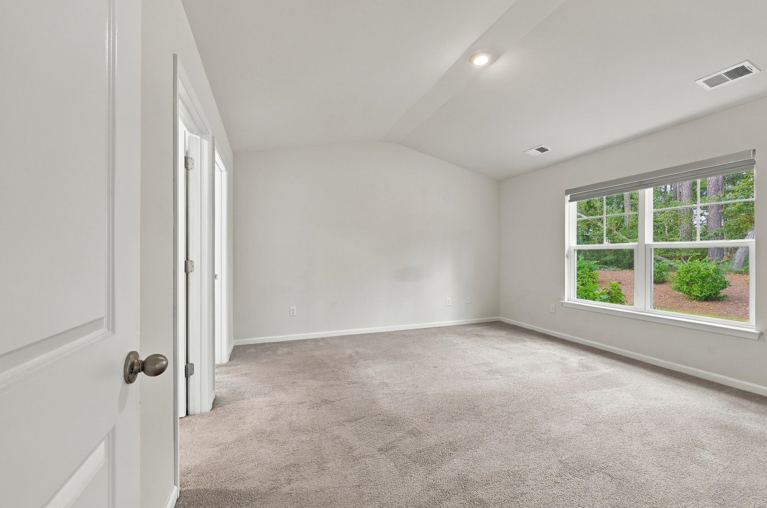 323 Logan St. Property Photo 20