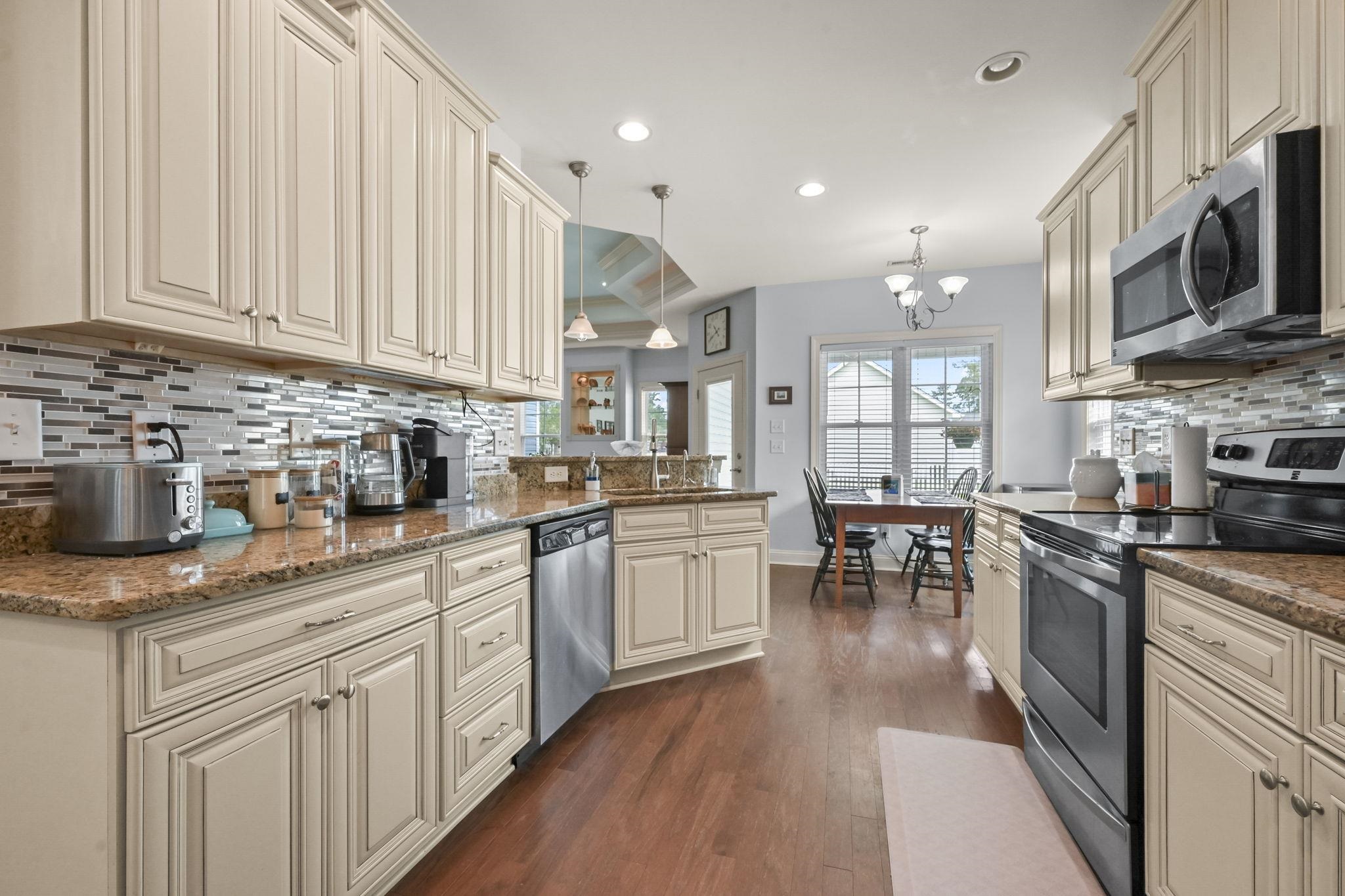 188 Dowenbury Dr. Property Photo 17