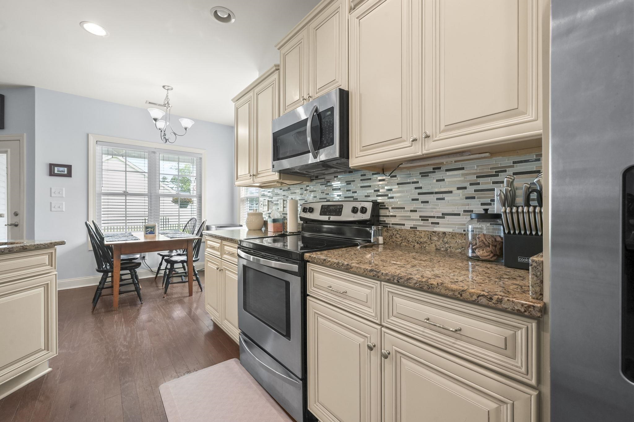 188 Dowenbury Dr. Property Photo 19