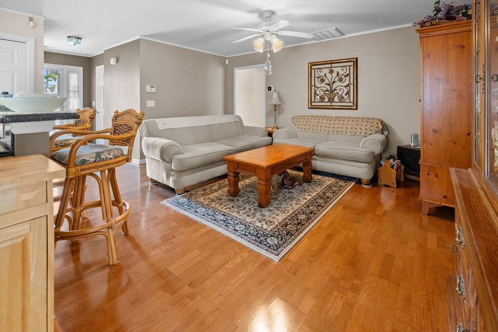 5801 Swift St. Property Photo 2