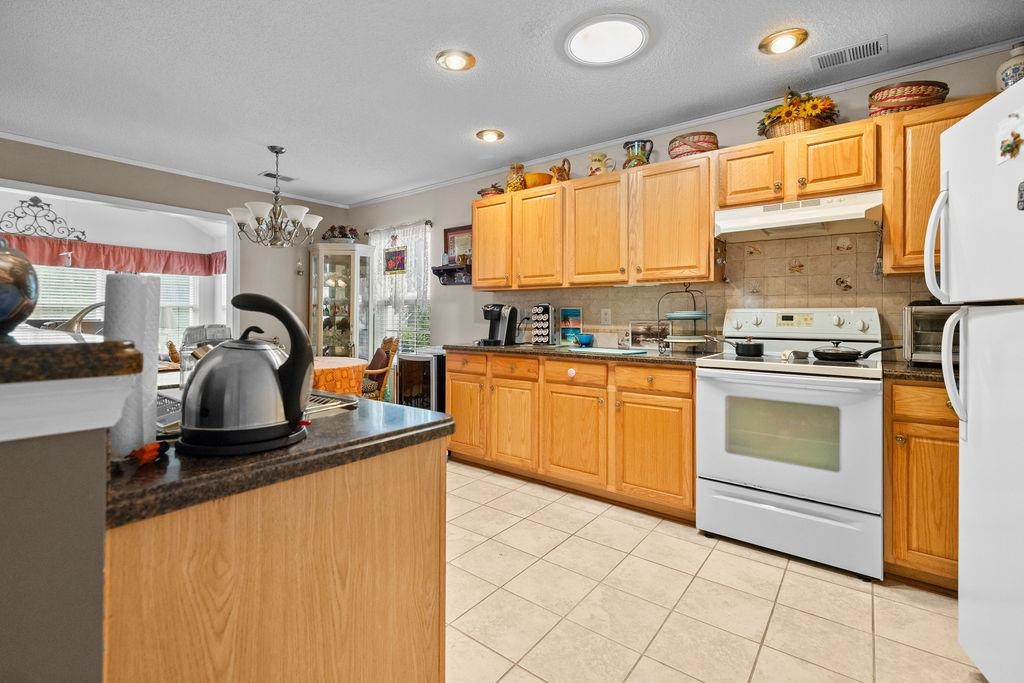 5801 Swift St. Property Photo 5