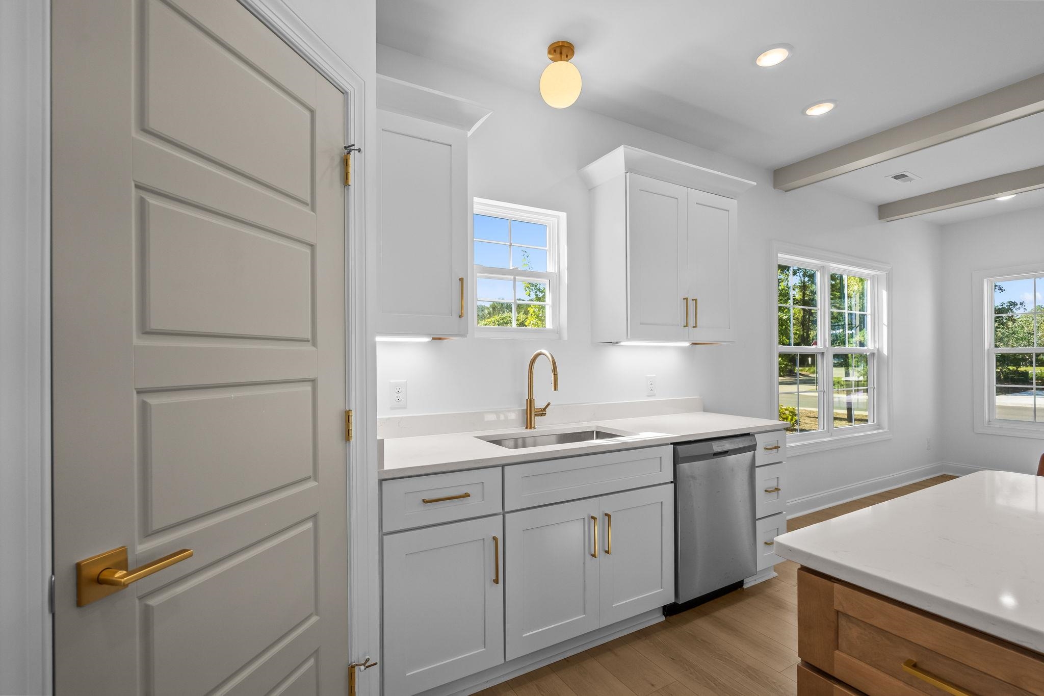 112 Arbor Ridge Circle Property Photo 8