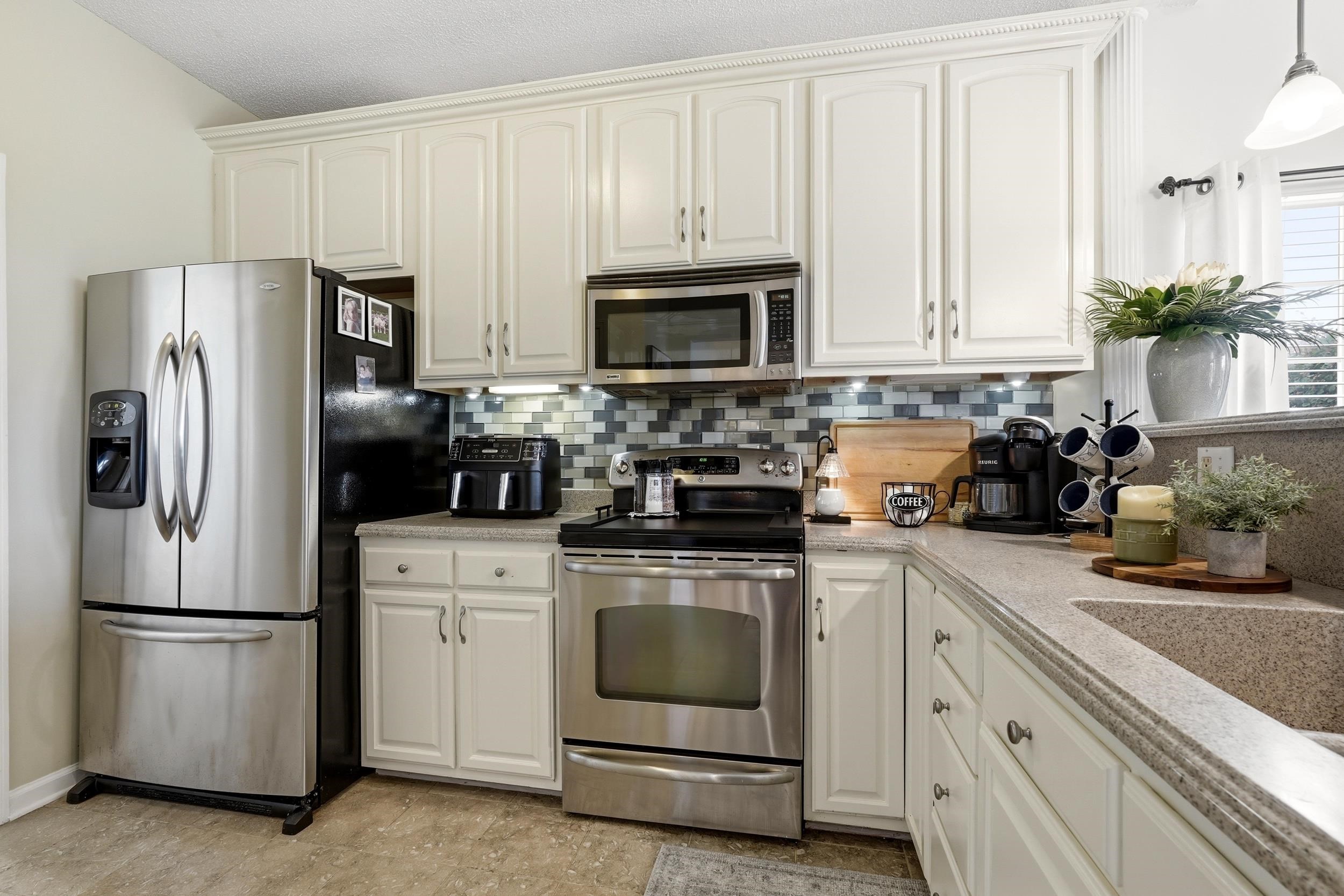 523 Stonemason Dr. Property Photo 10