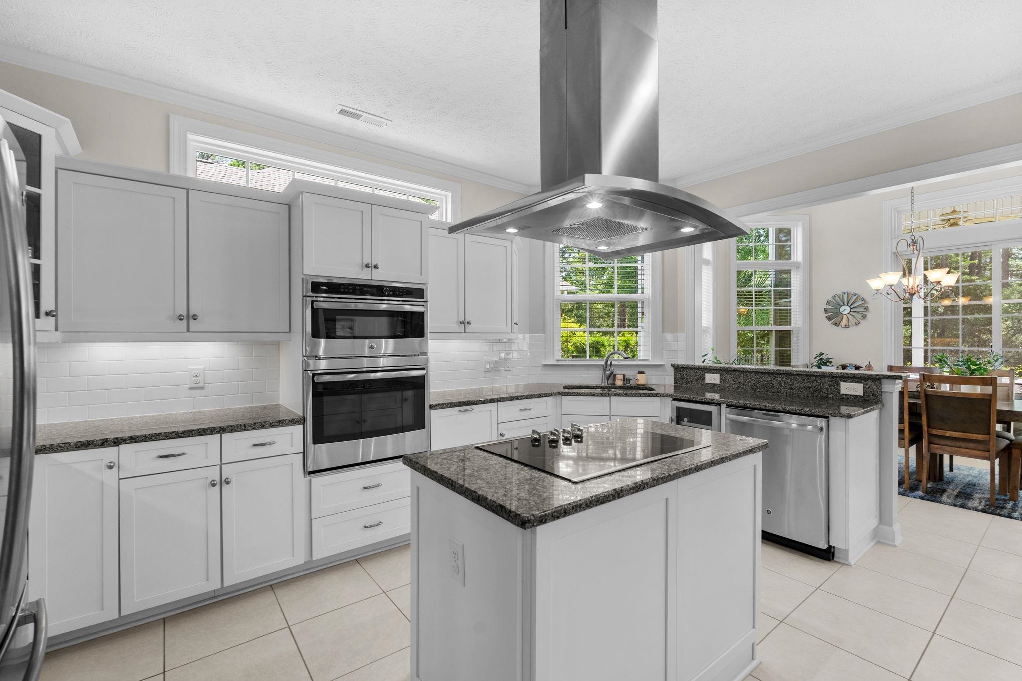 5012 Lindrick Ct. Property Photo 7