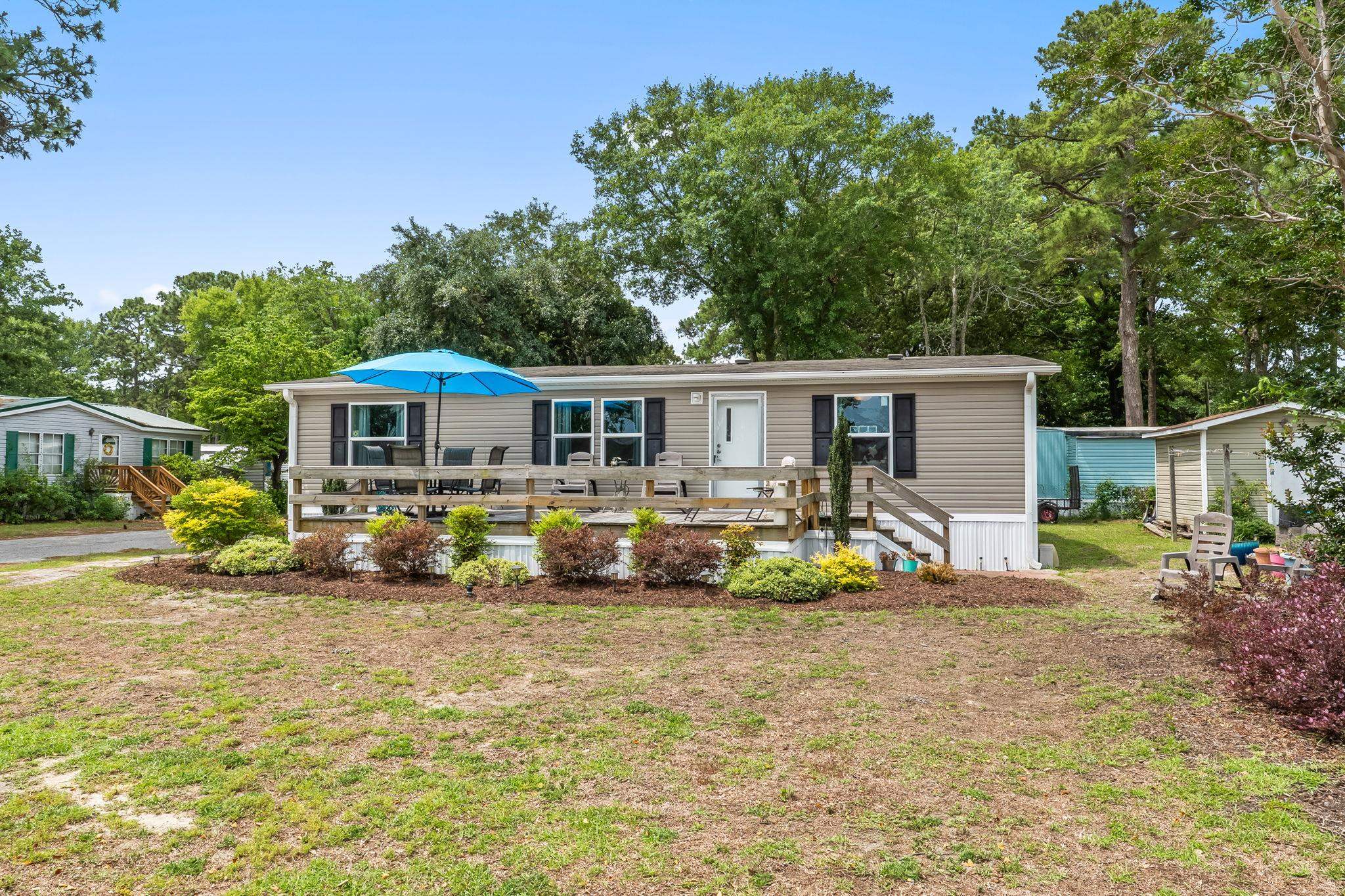 1617 Crystal Lake Dr. Property Photo 3