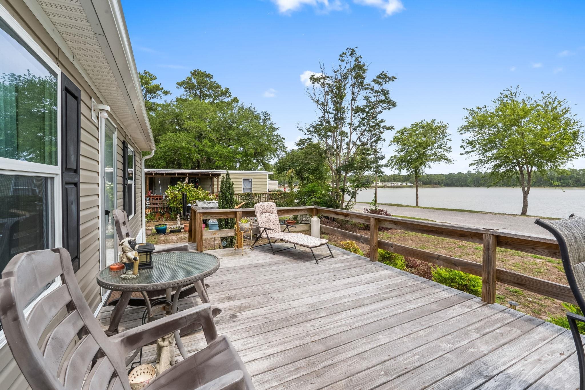 1617 Crystal Lake Dr. Property Photo 12