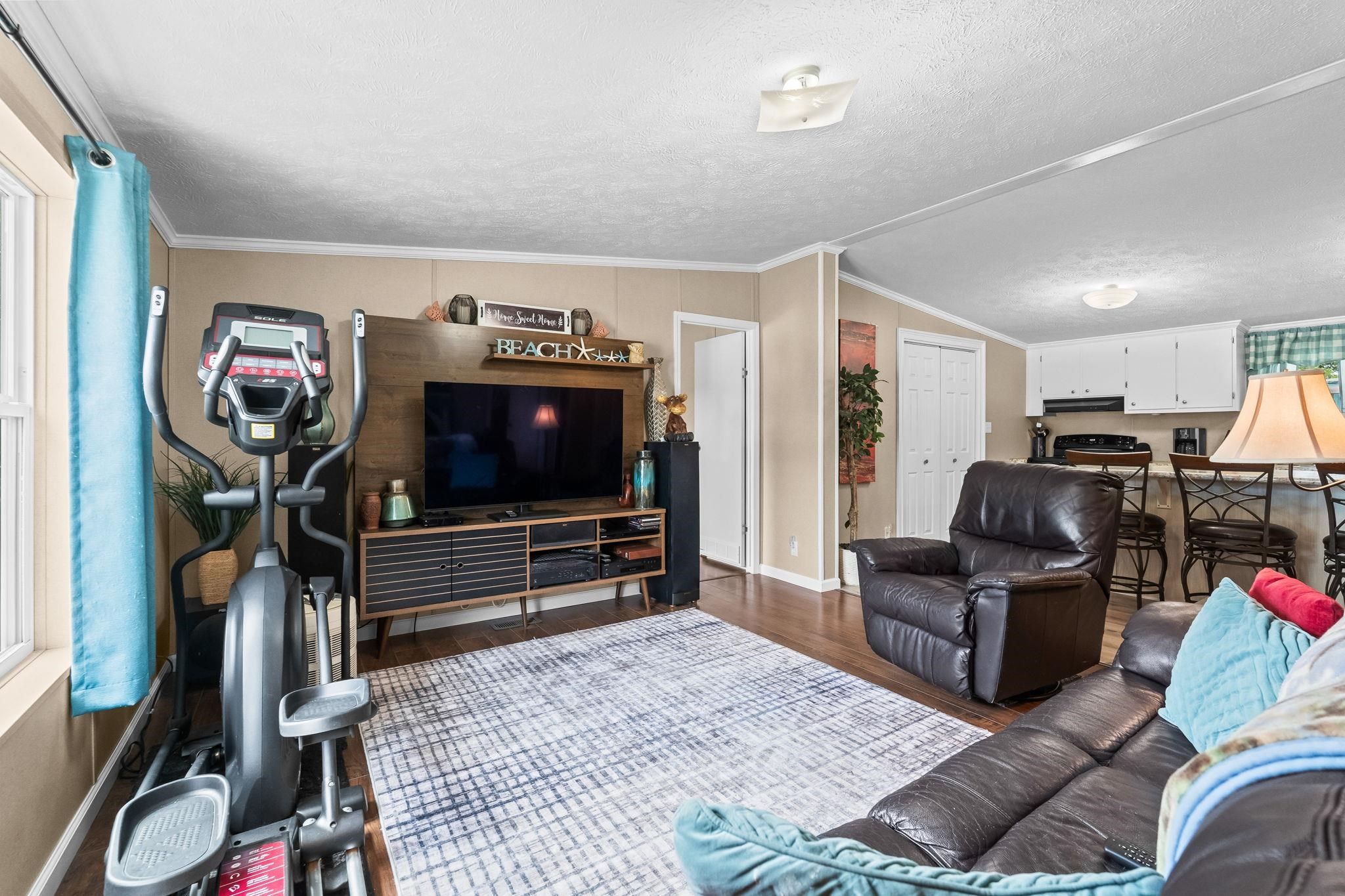 1617 Crystal Lake Dr. Property Photo 16