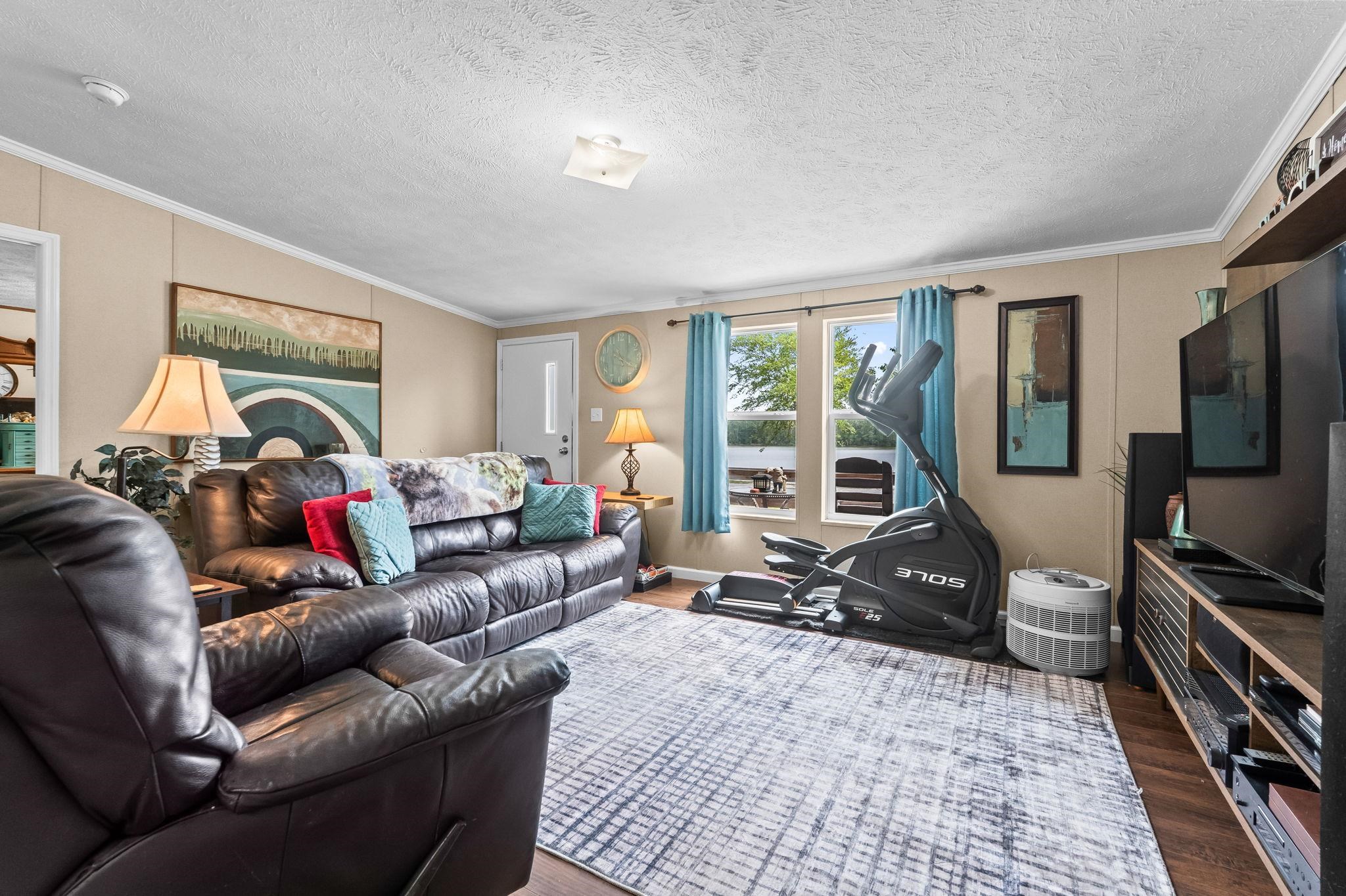1617 Crystal Lake Dr. Property Photo 17