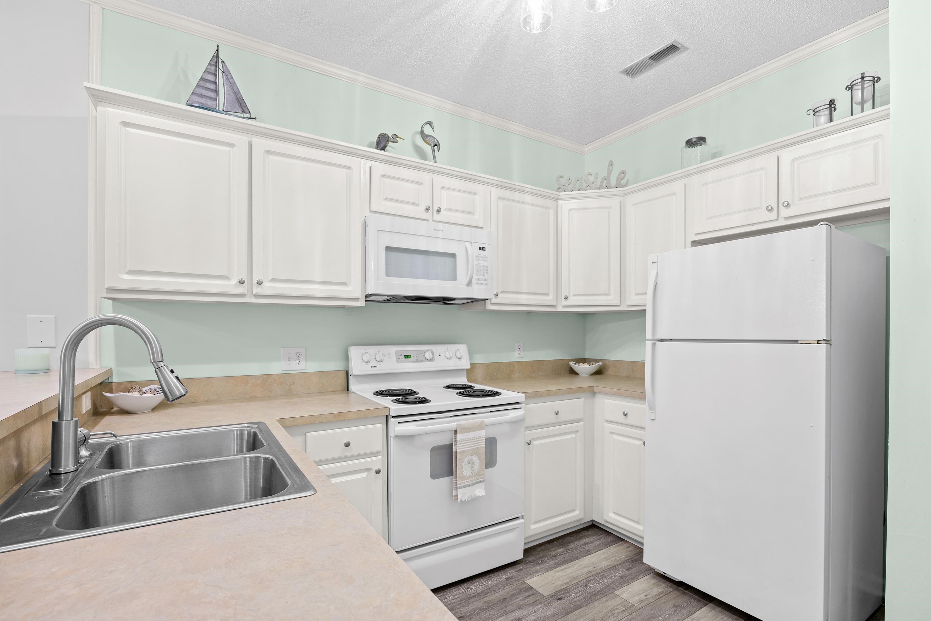 246 Sun Colony Blvd. Property Photo 10