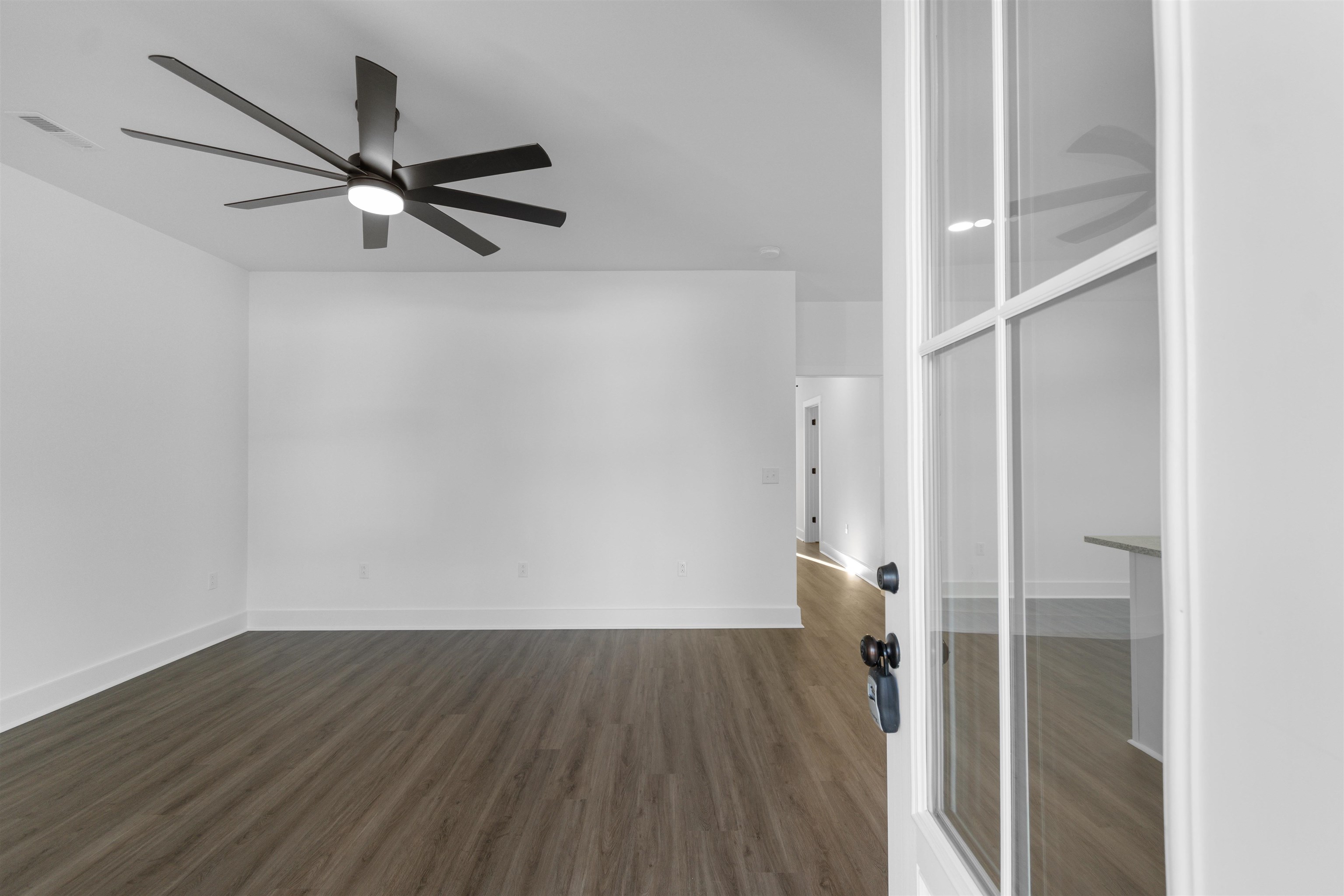 210 N Morgan Ave. Property Photo 4