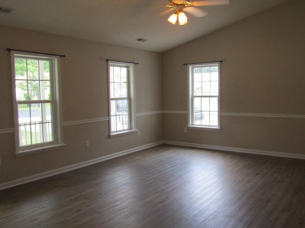 2208 Seaford Dr. Property Photo 4