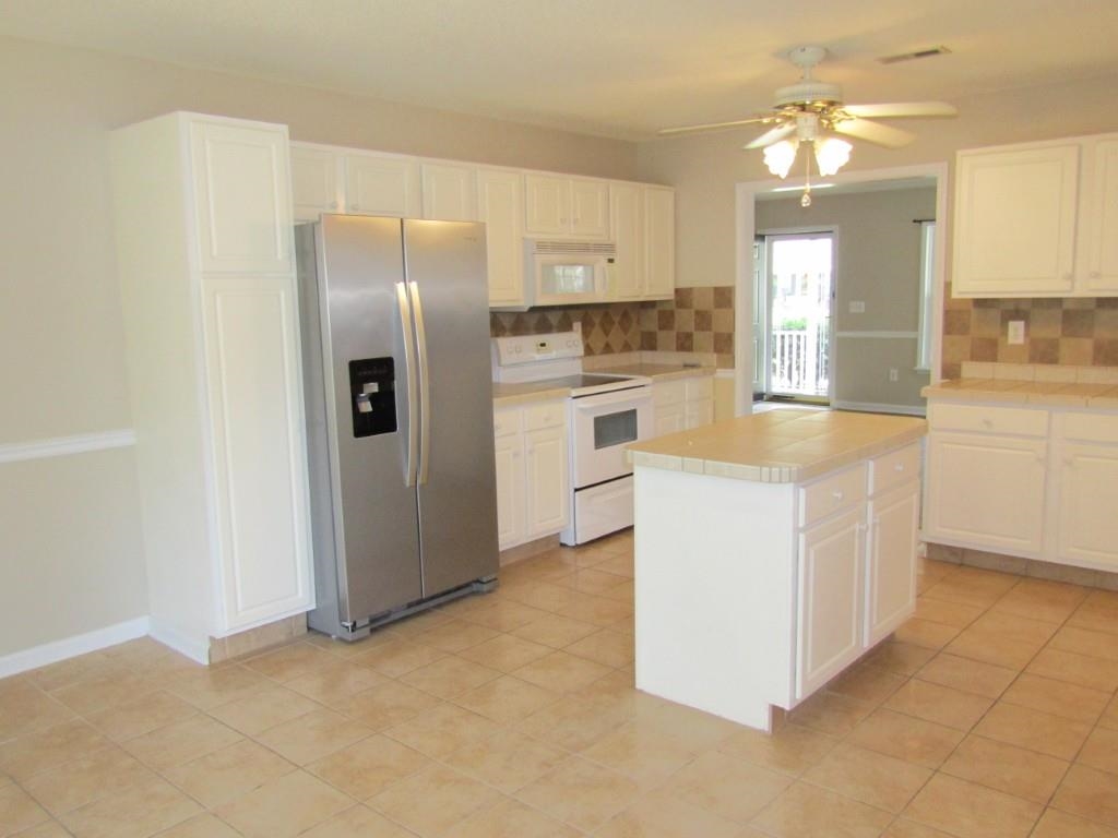 2208 Seaford Dr. Property Photo 6