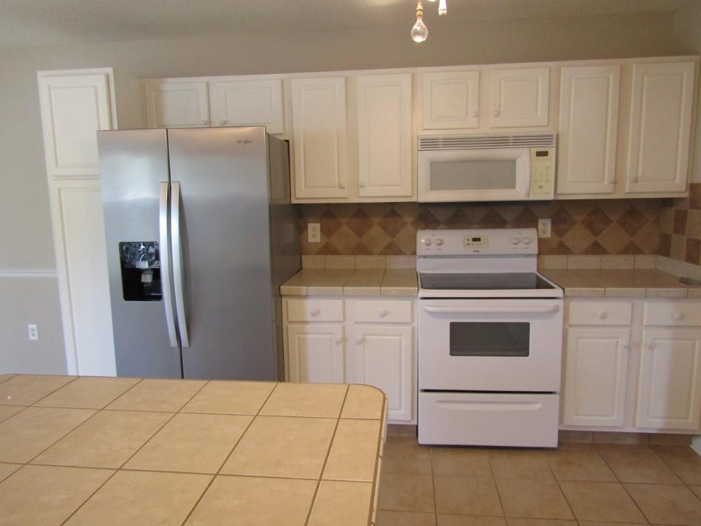 2208 Seaford Dr. Property Photo 10