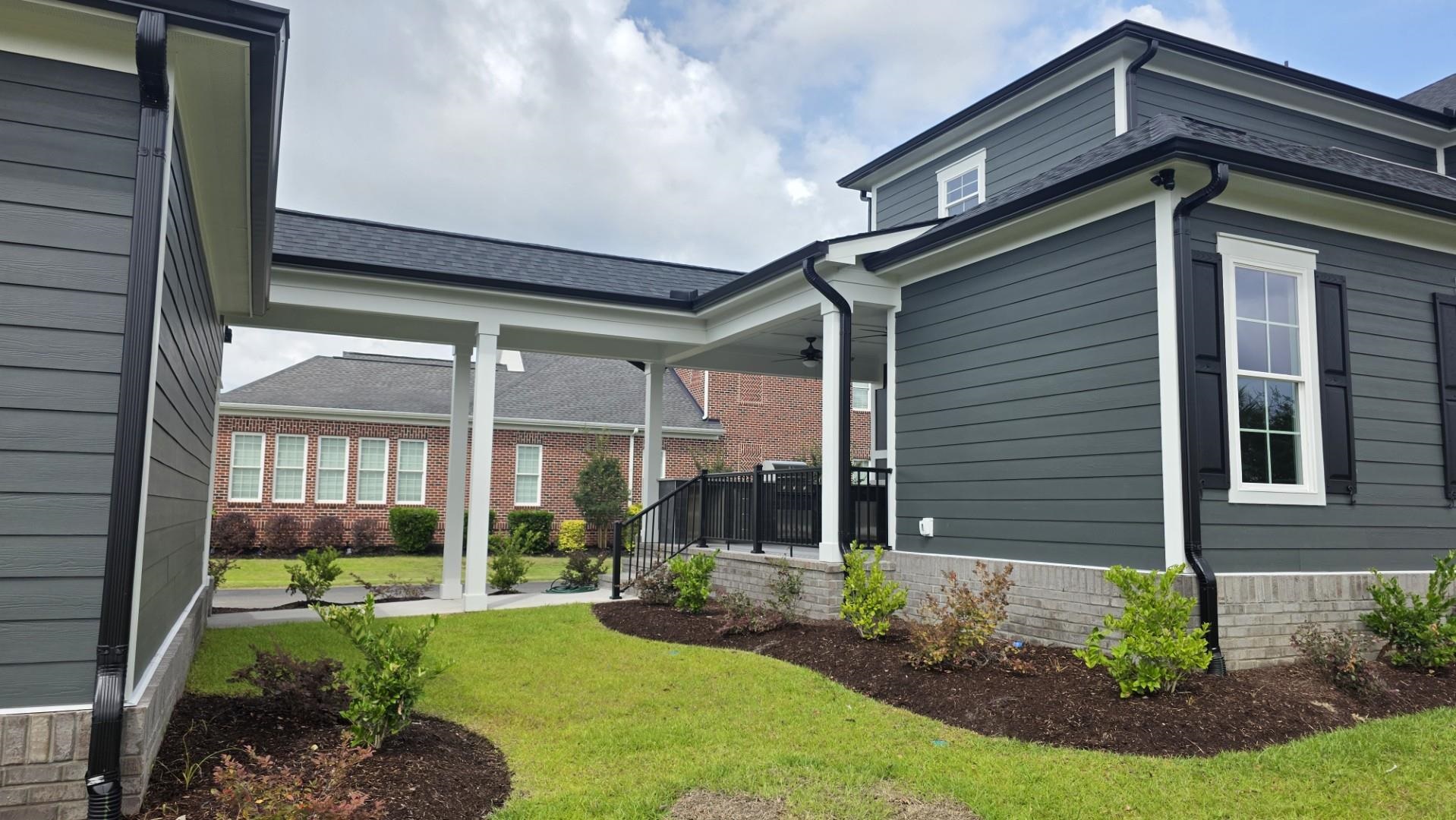828 Crystal Water Way Property Photo 4
