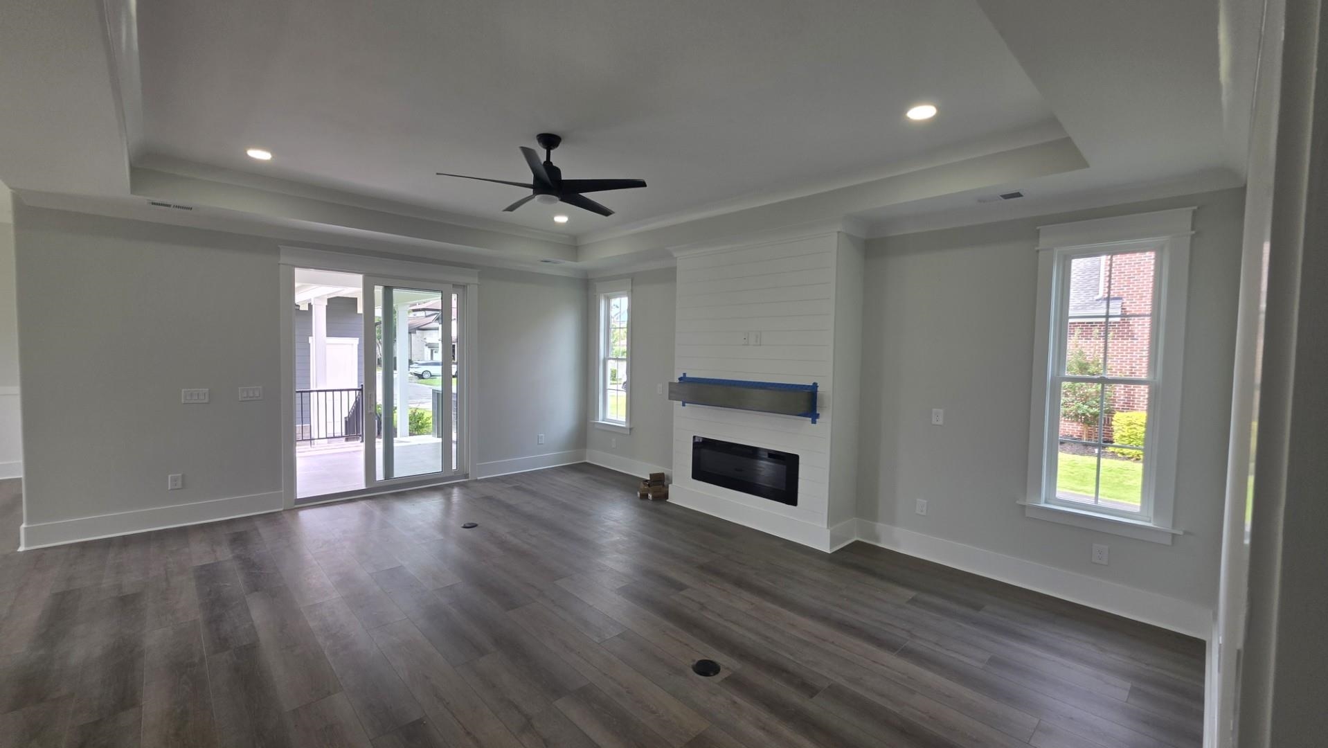 828 Crystal Water Way Property Photo 7