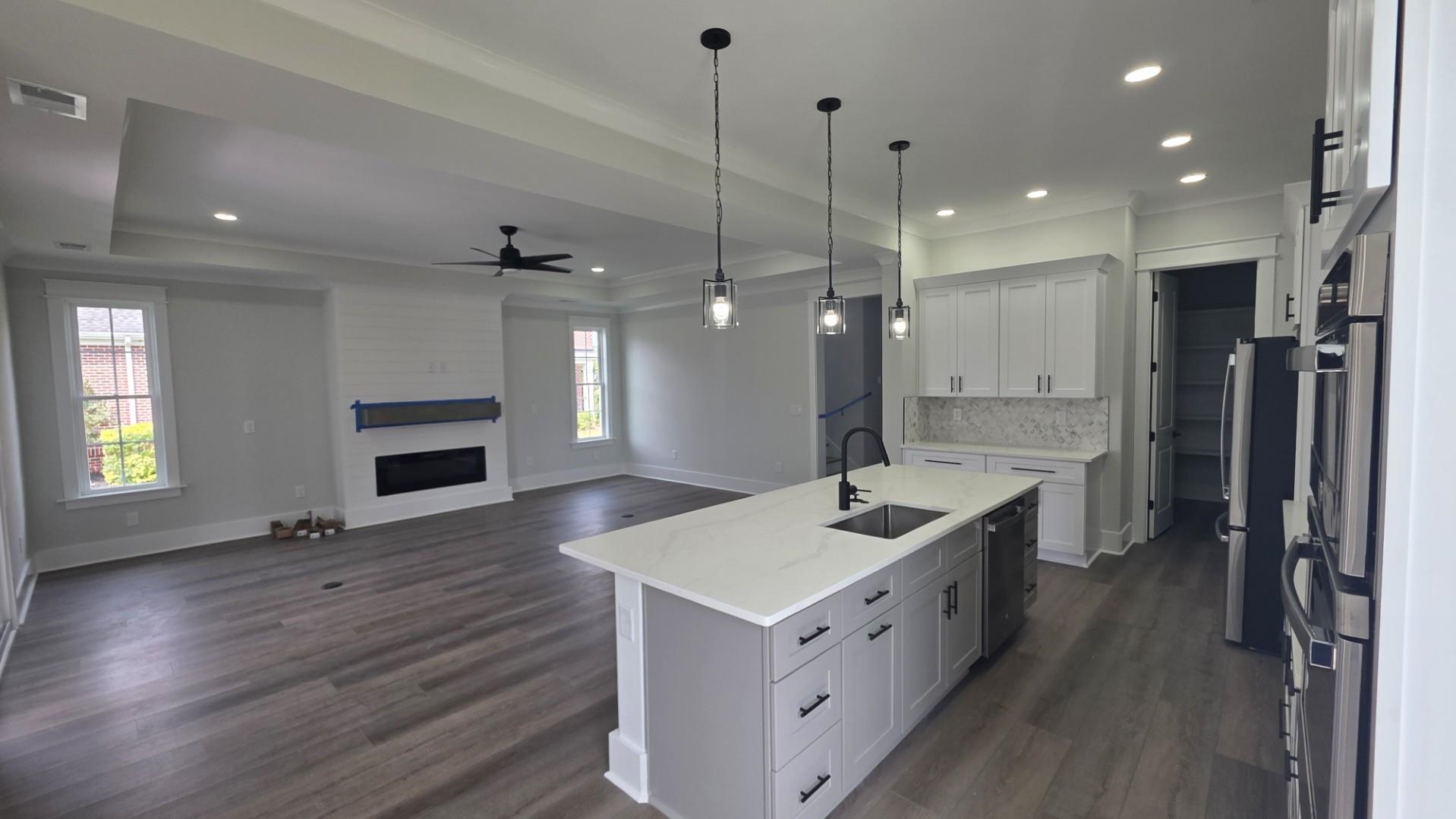 828 Crystal Water Way Property Photo 11