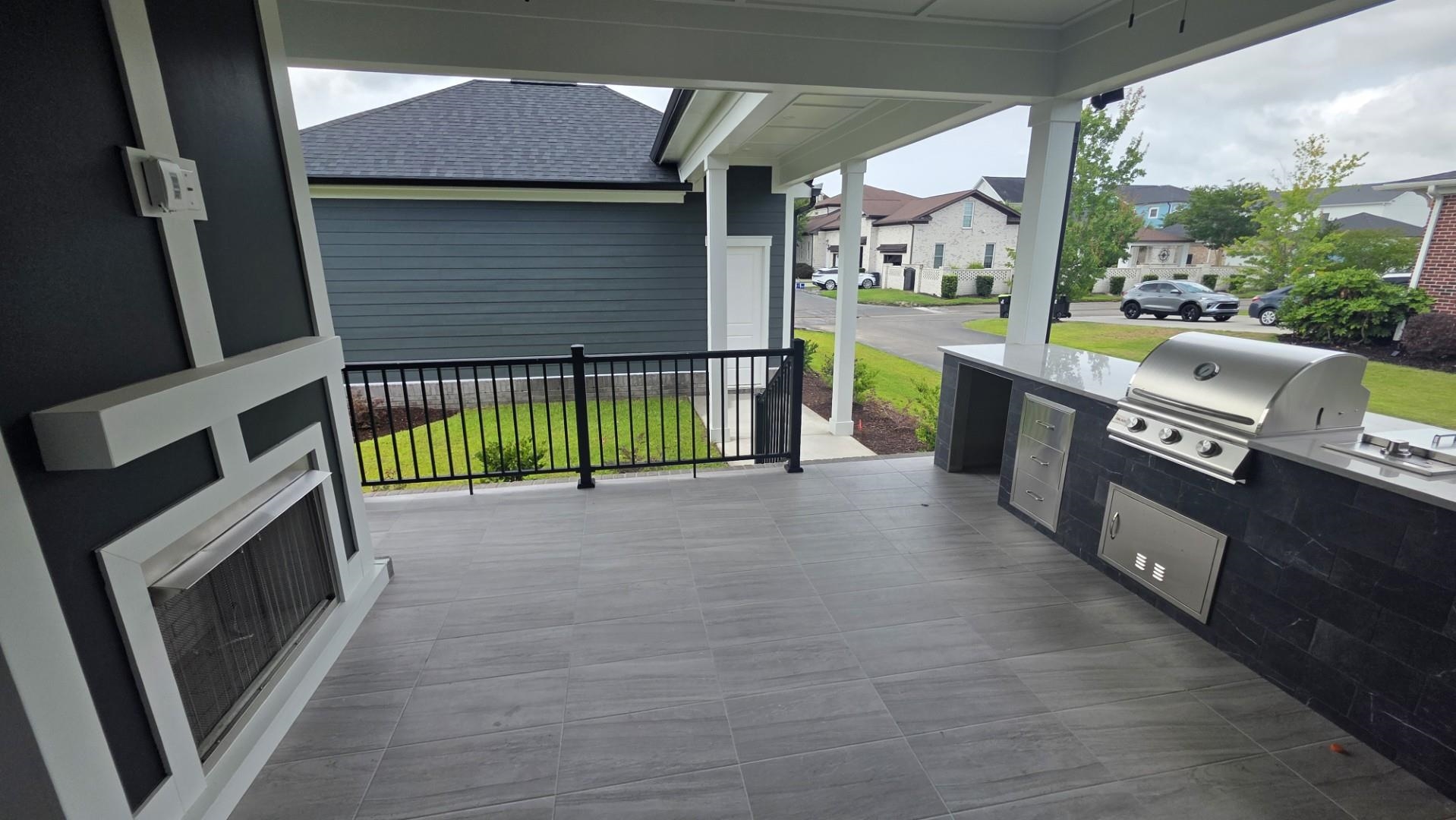828 Crystal Water Way Property Photo 33