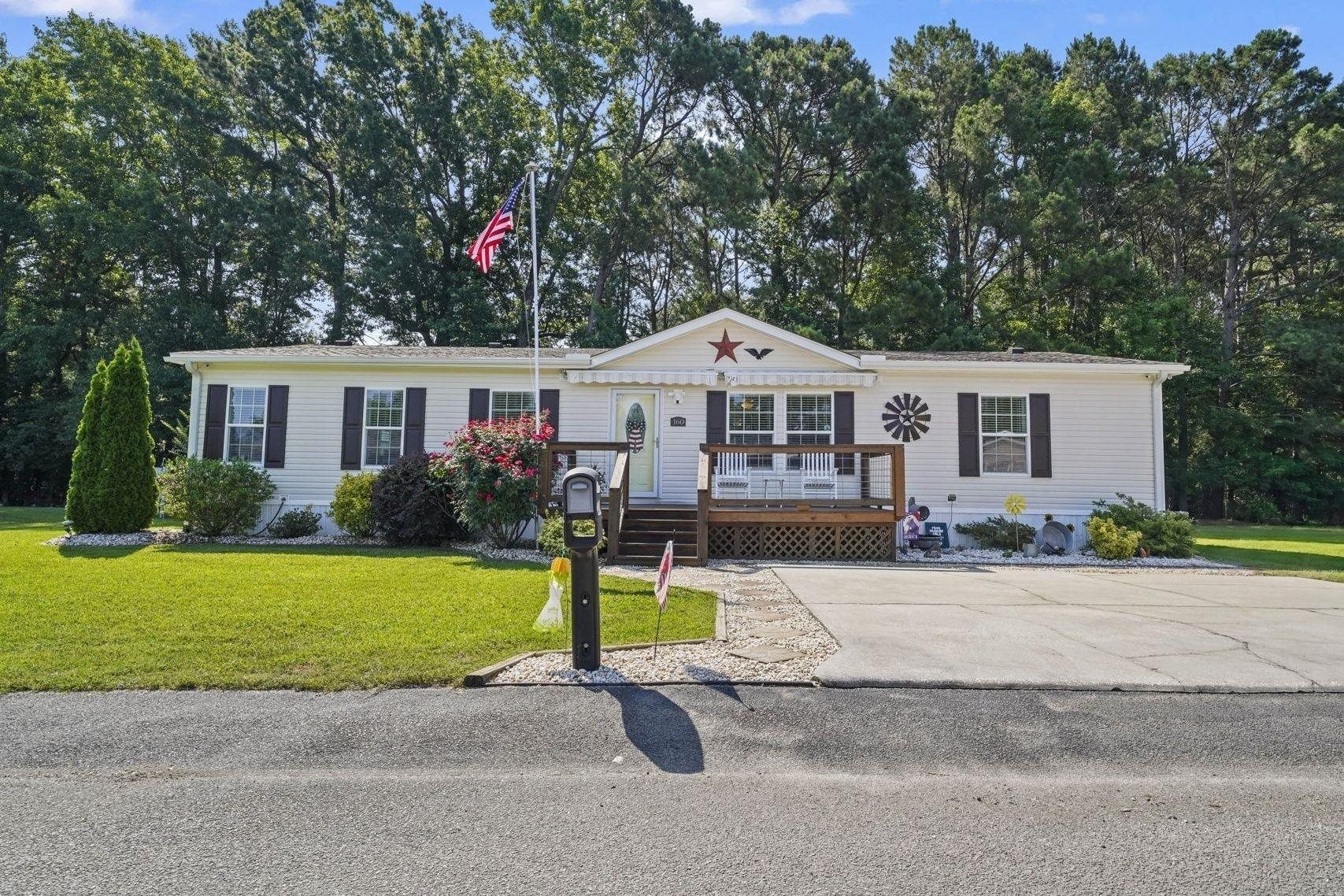 160 Nollie Rd. Property Photo 1