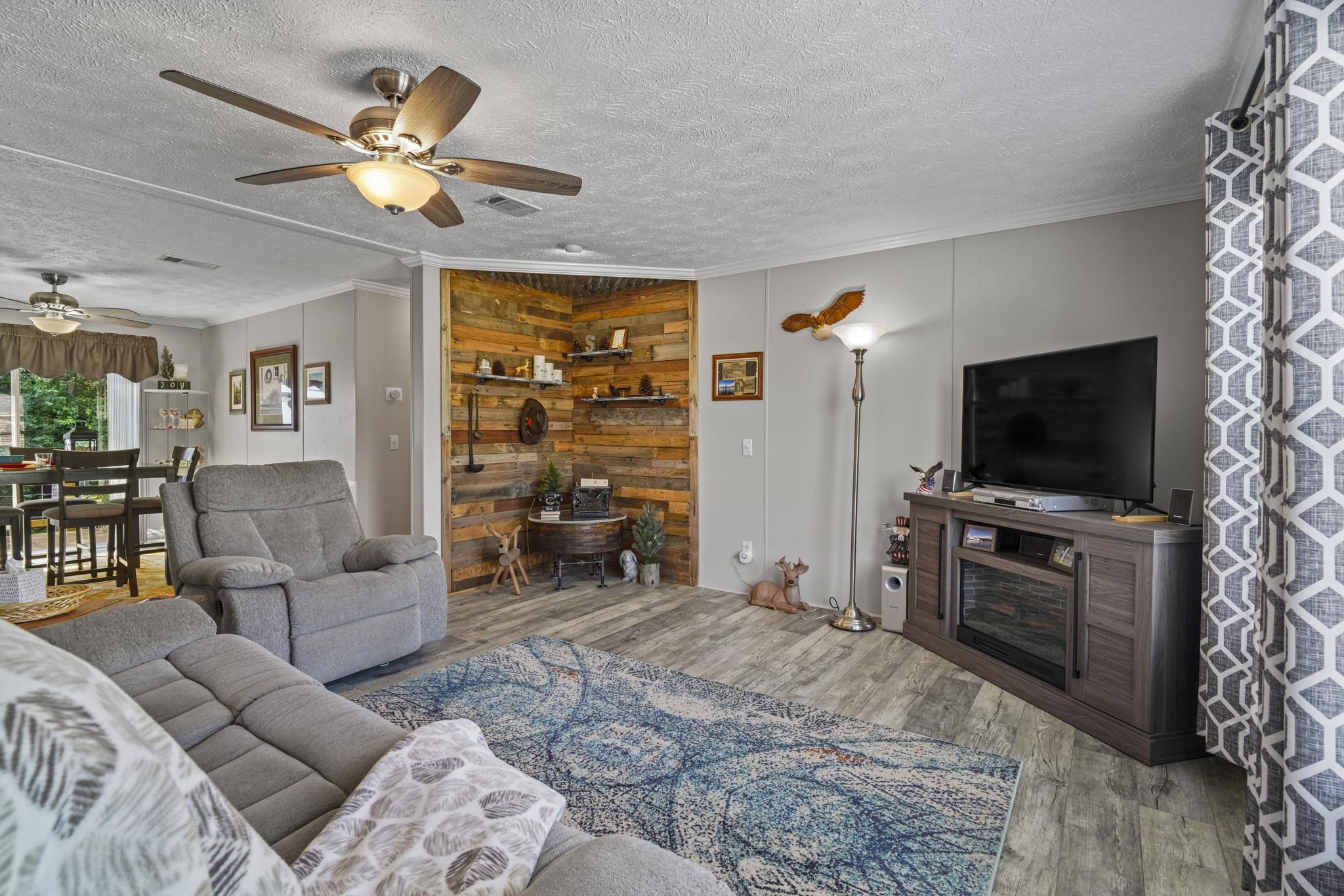 160 Nollie Rd. Property Photo 4