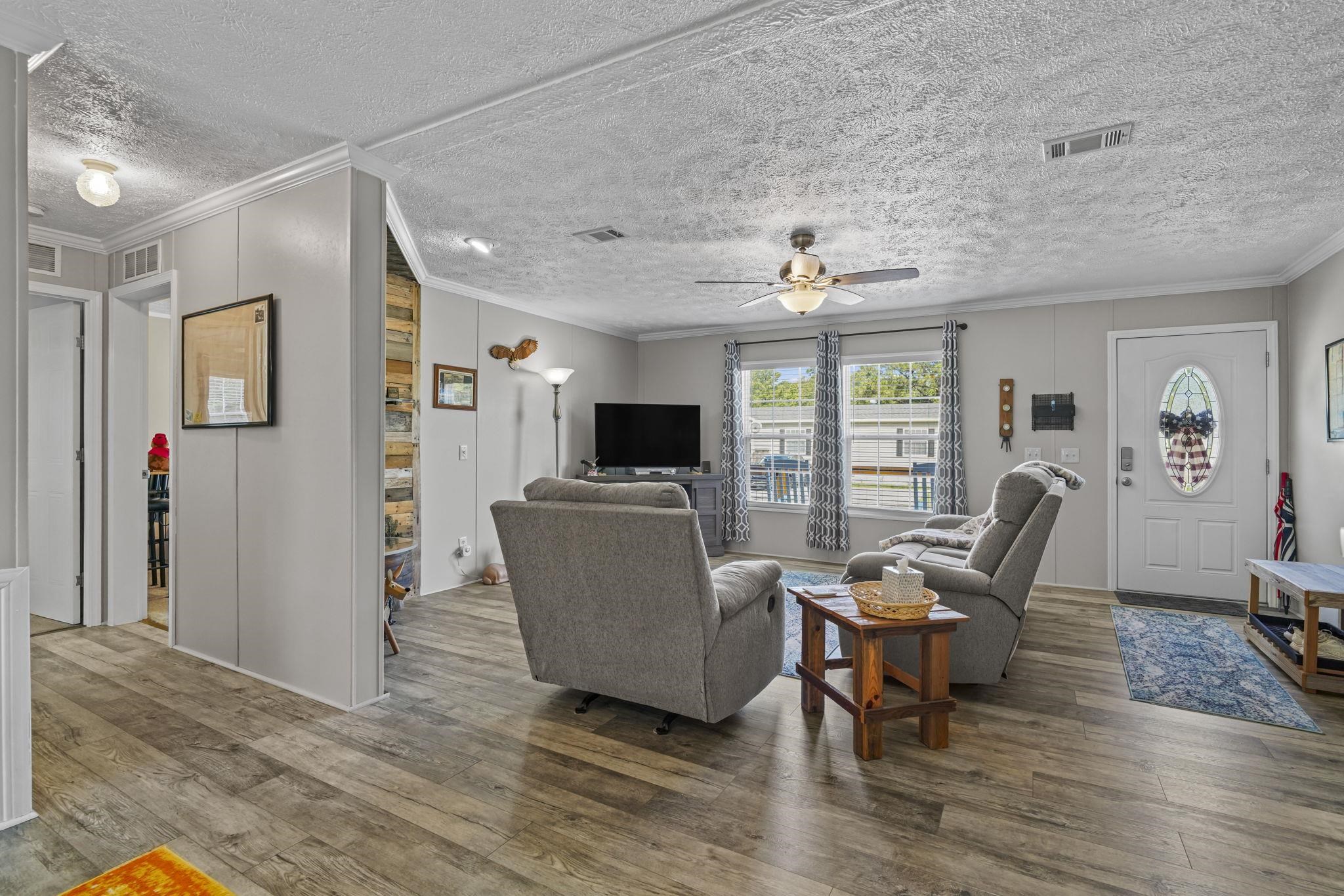 160 Nollie Rd. Property Photo 6