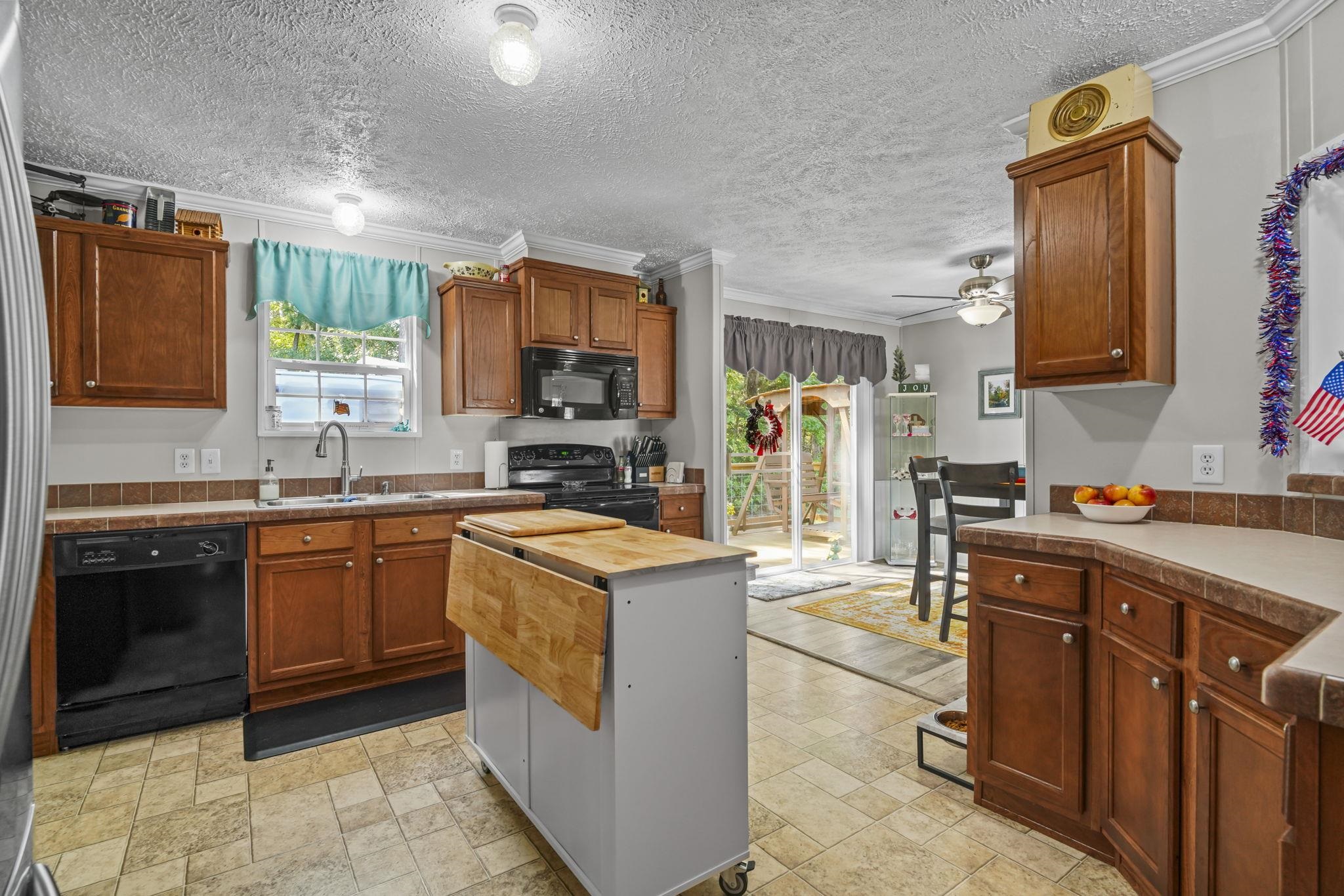 160 Nollie Rd. Property Photo 20