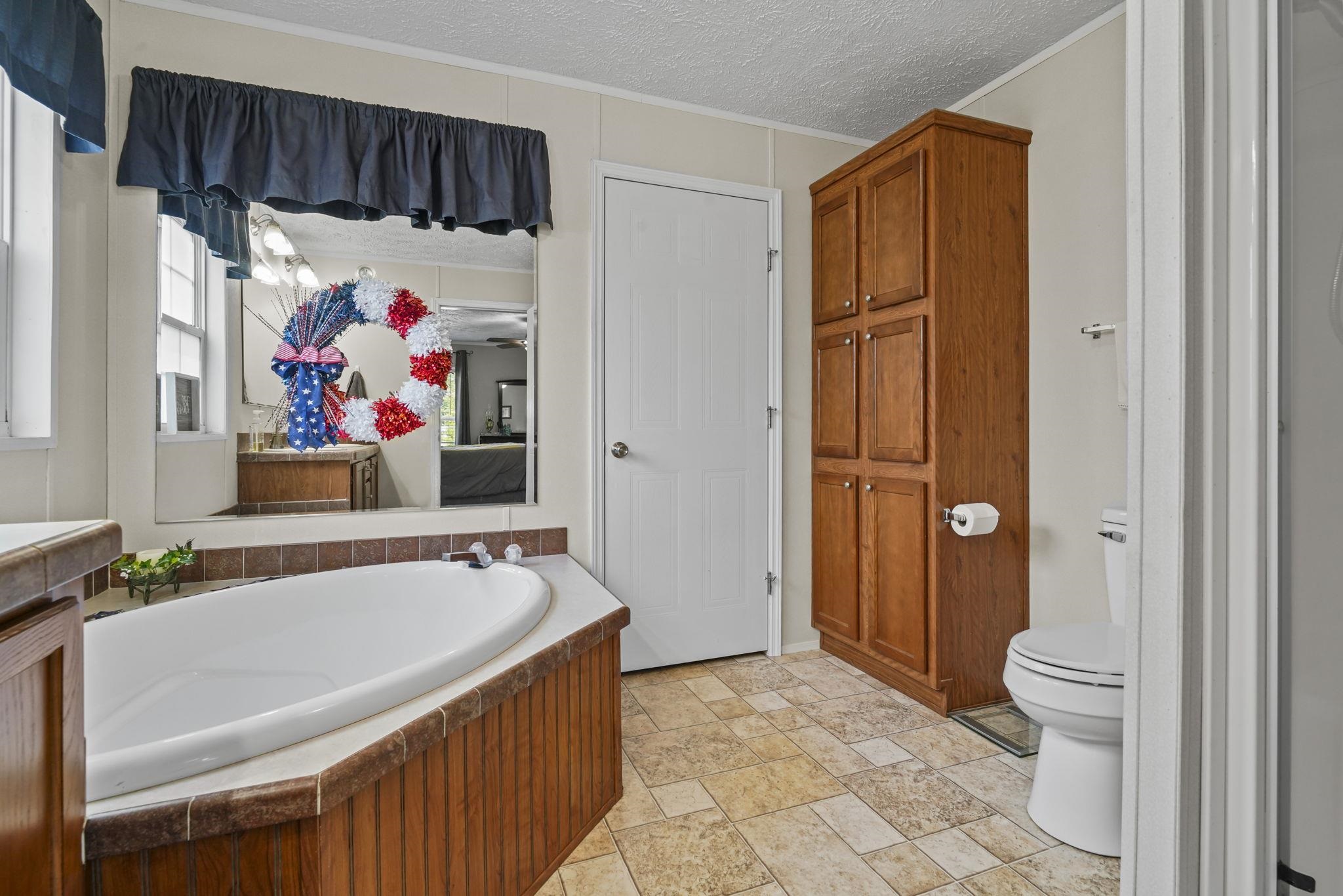 160 Nollie Rd. Property Photo 24