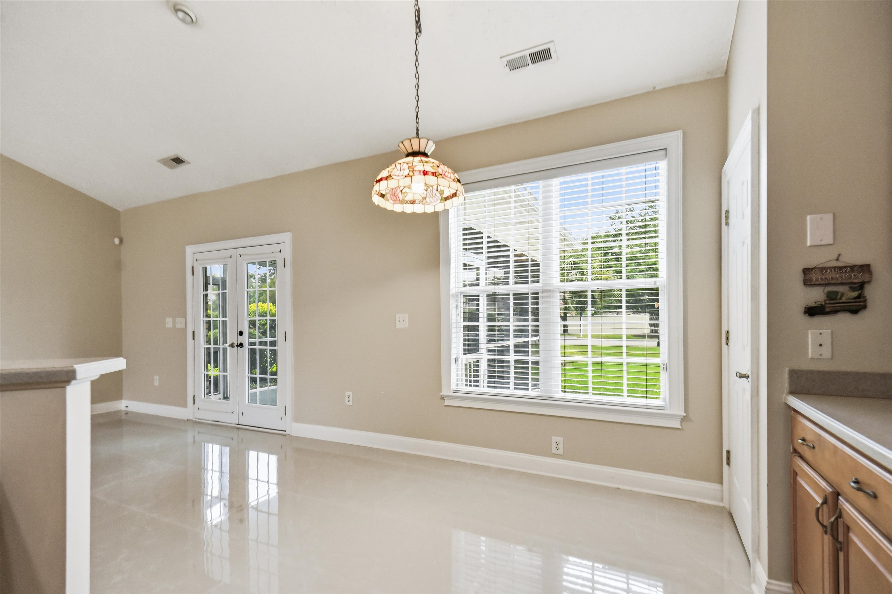 3600 Kingsley Dr. Property Photo 11