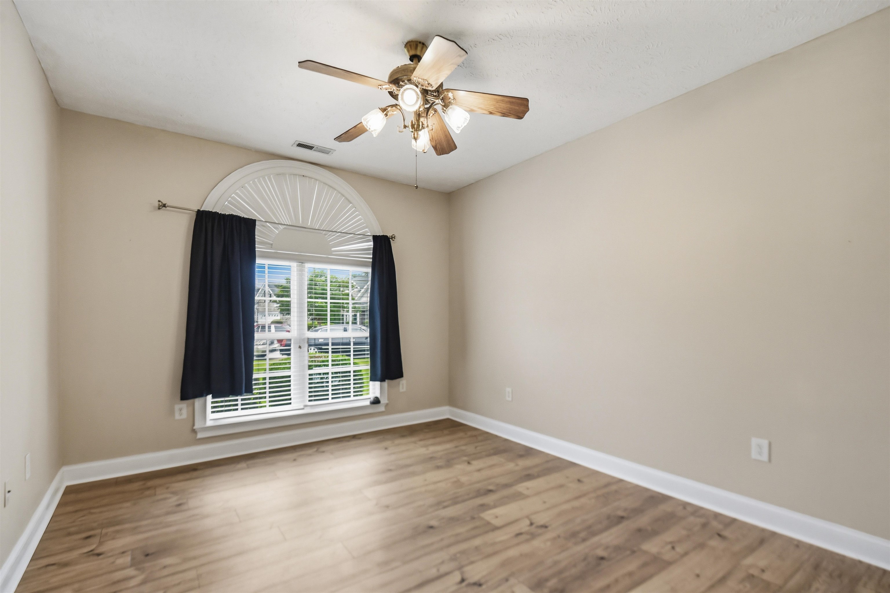 3600 Kingsley Dr. Property Photo 25
