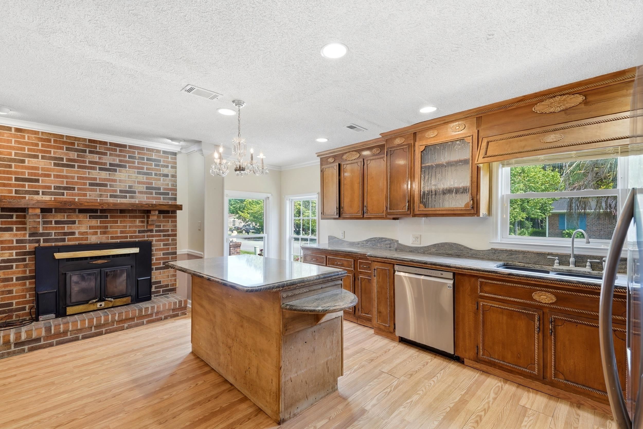2208 Hare St. Property Photo 3