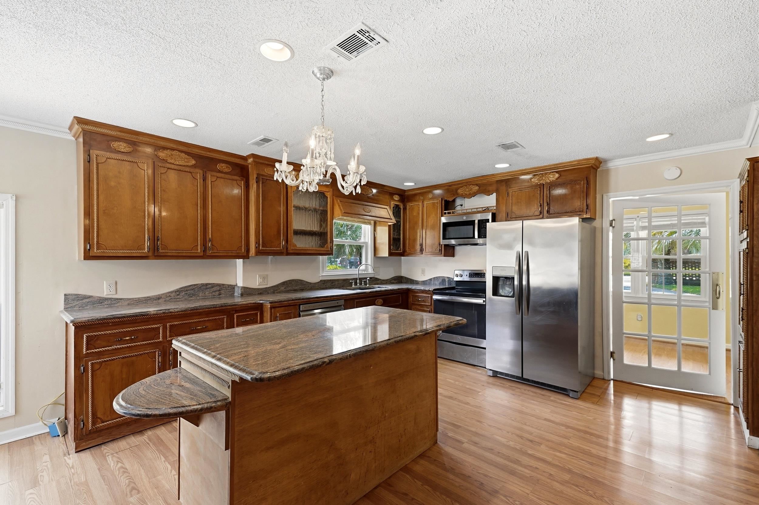 2208 Hare St. Property Photo 5