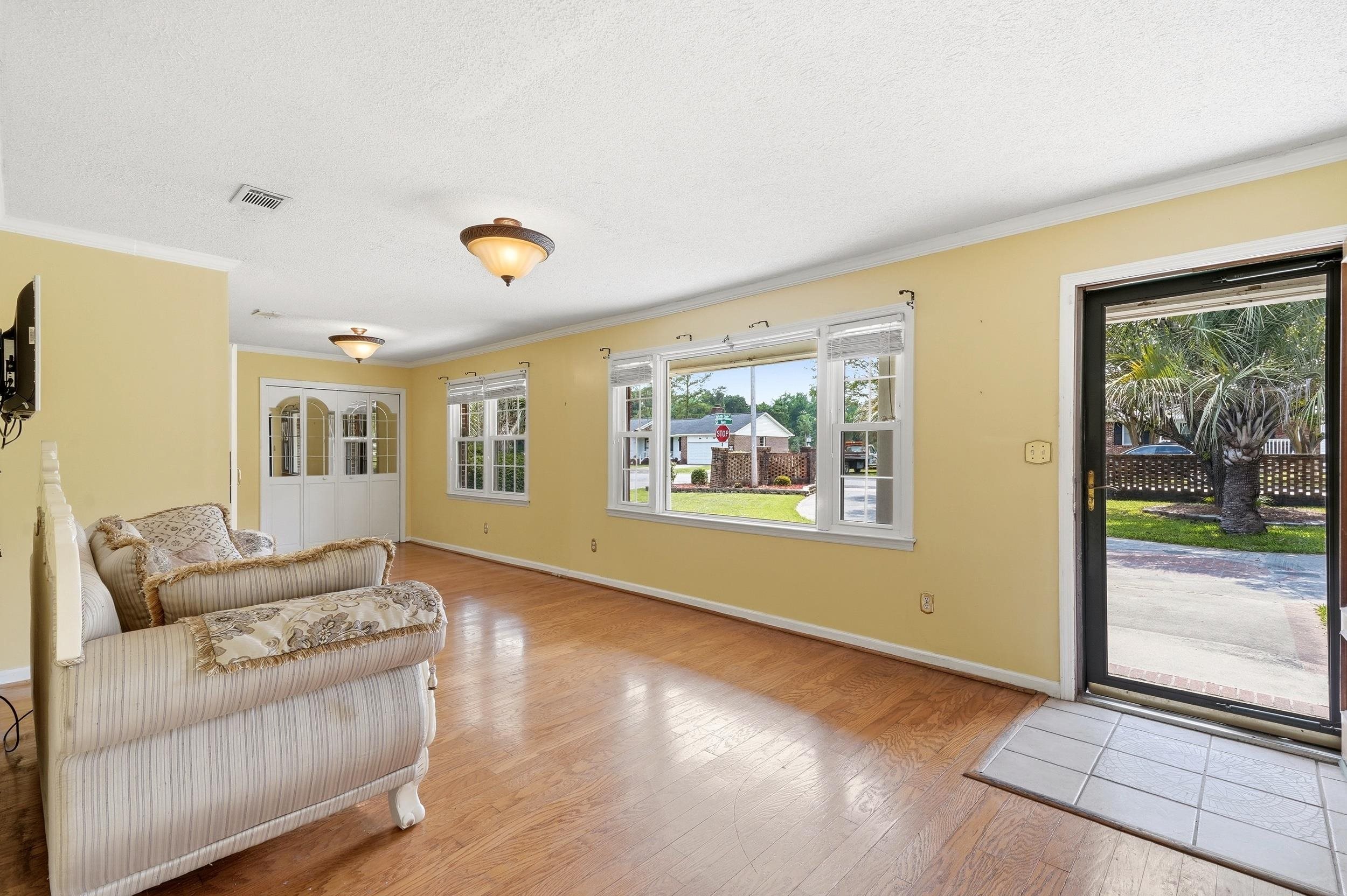 2208 Hare St. Property Photo 6